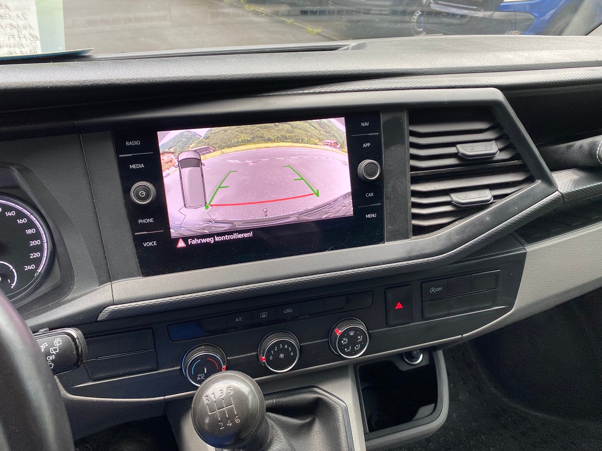 VW T6.1 2.0 TDI 4Motion-image-4