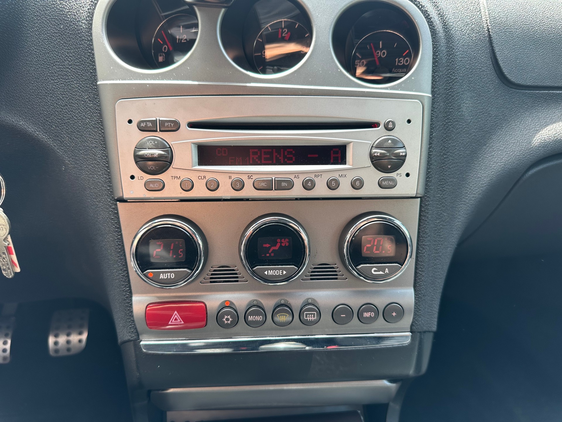 ALFA ROMEO 156 Sportwagon 3.2 V6 GTA-image-12