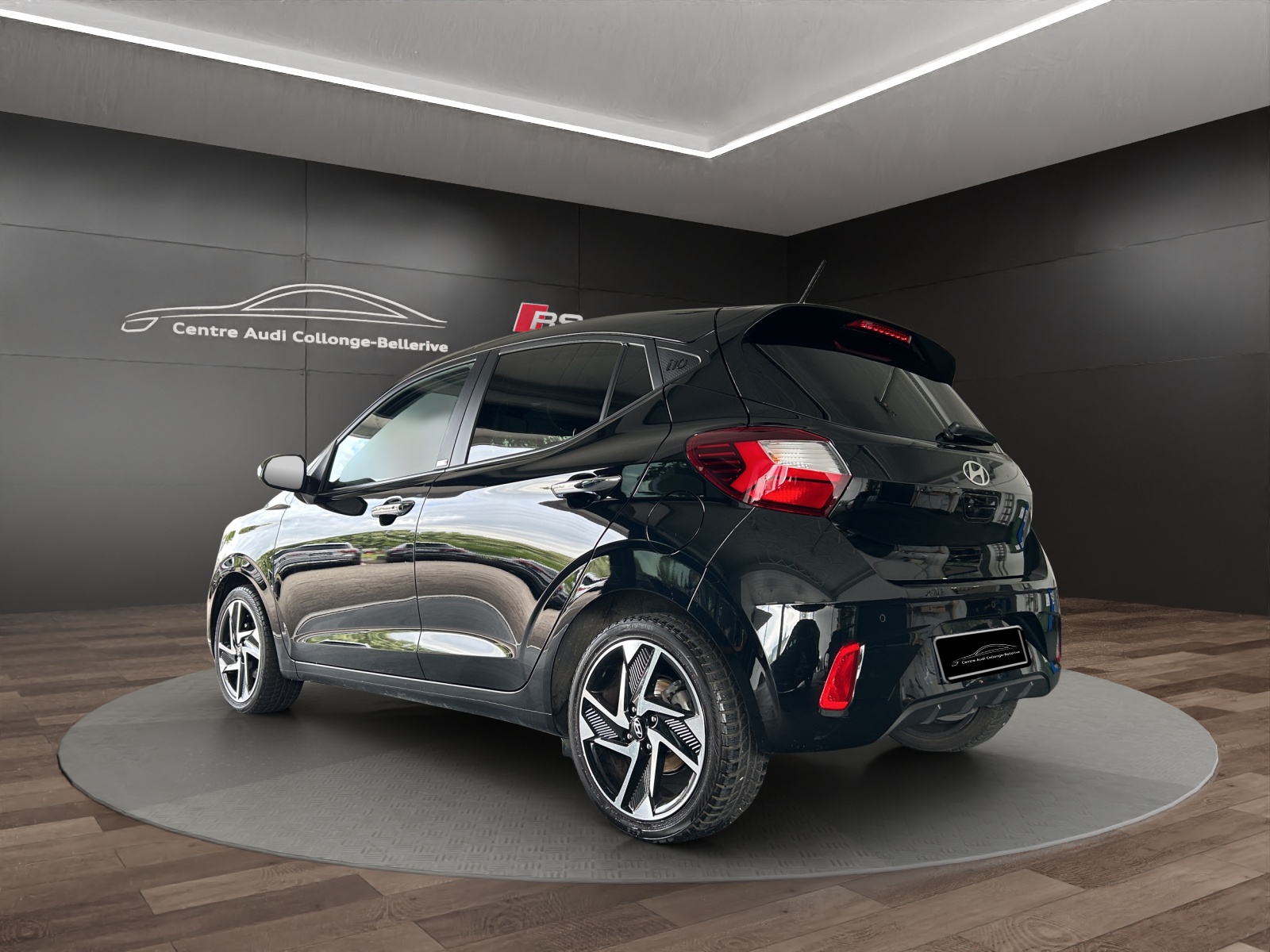 HYUNDAI i10 1.2 Vertex Automat-showroom-element-3