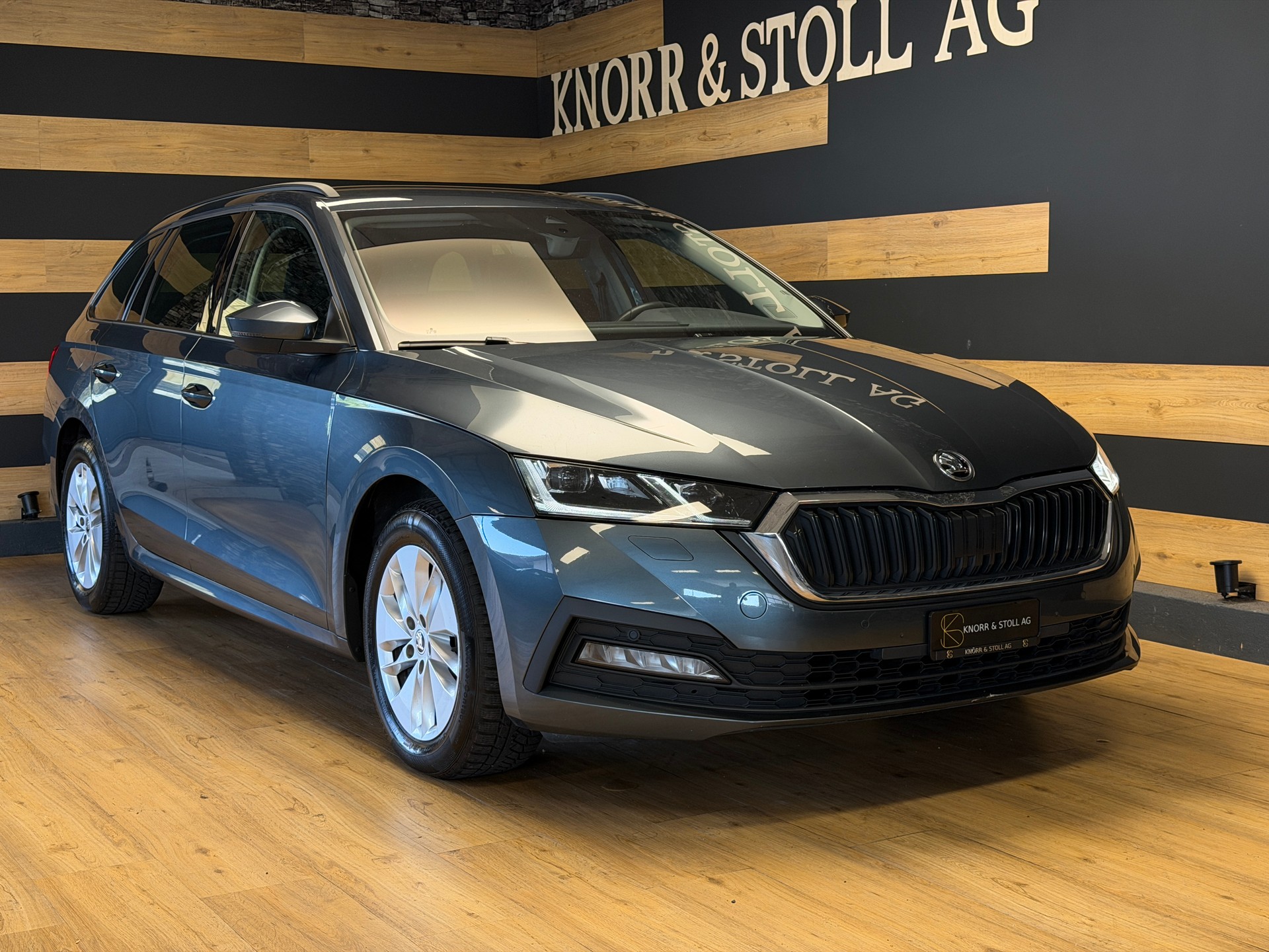 SKODA Octavia Combi 2.0 TDI DSG Ambition 4x4
