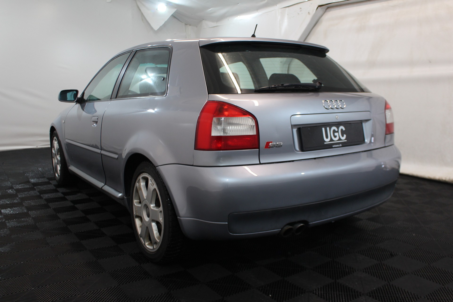 AUDI S3 1.8 20V Turbo 225 quattro-showroom-element-3