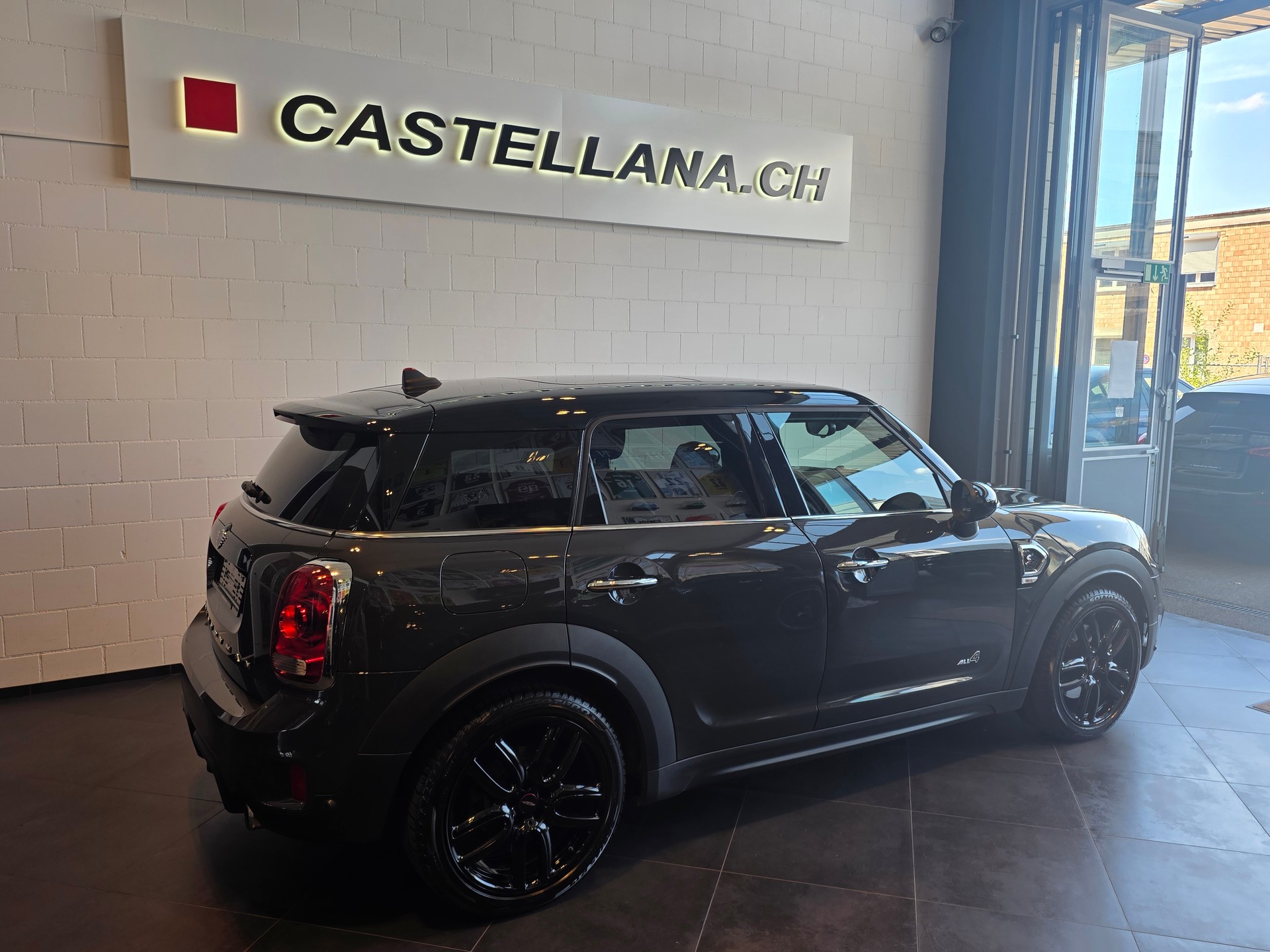 MINI Countryman Cooper S ALL4 Steptronic-showroom-element-3