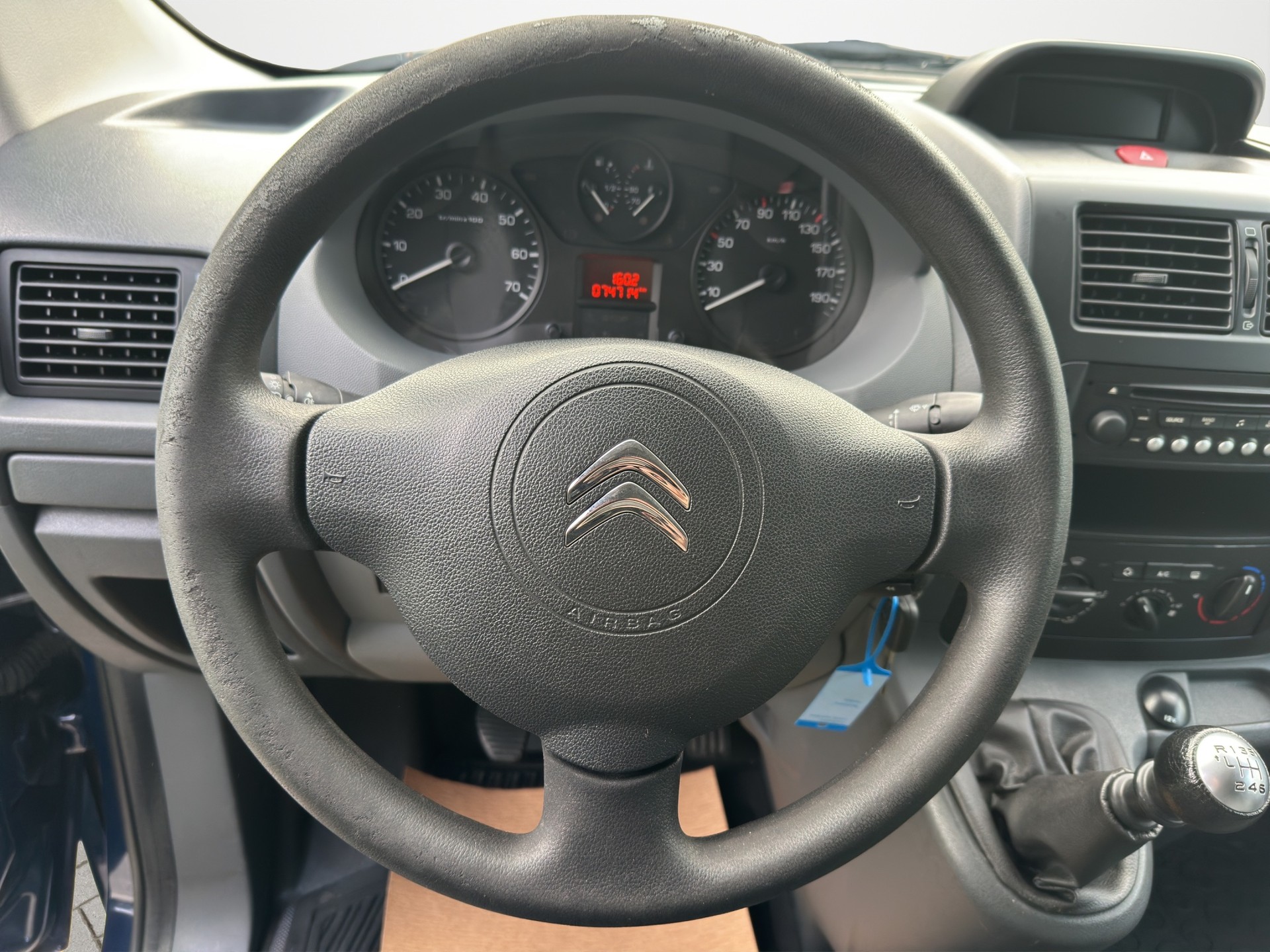 CITROEN Jumpy 2.0 HDi L2H1 Attraction-image-9