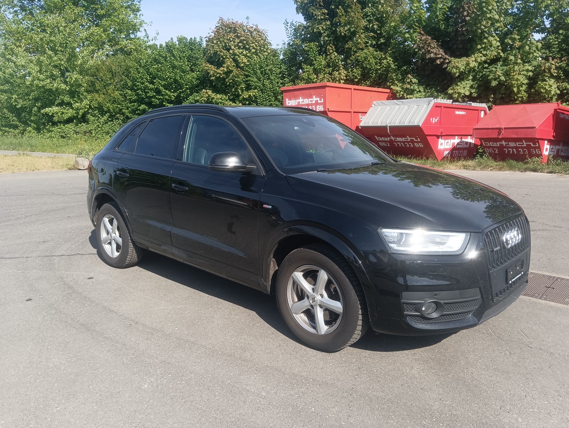AUDI Q3 2.0 TFSI quattro S-tronic-image-1