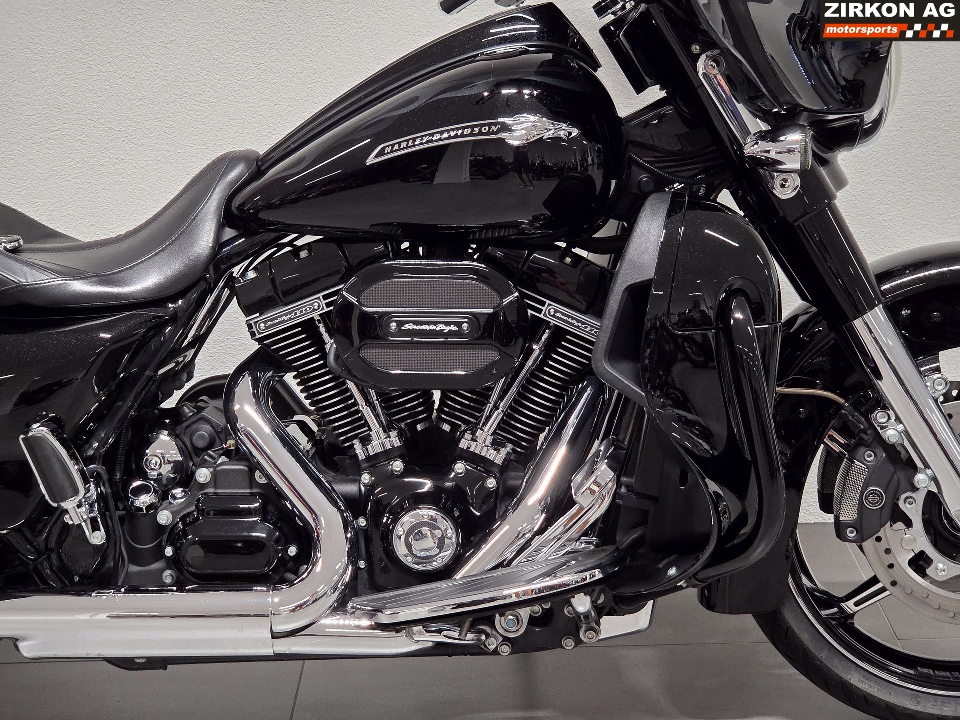 HARLEY-DAVIDSON FLHXSE Street Glide ABS CVO-image-3