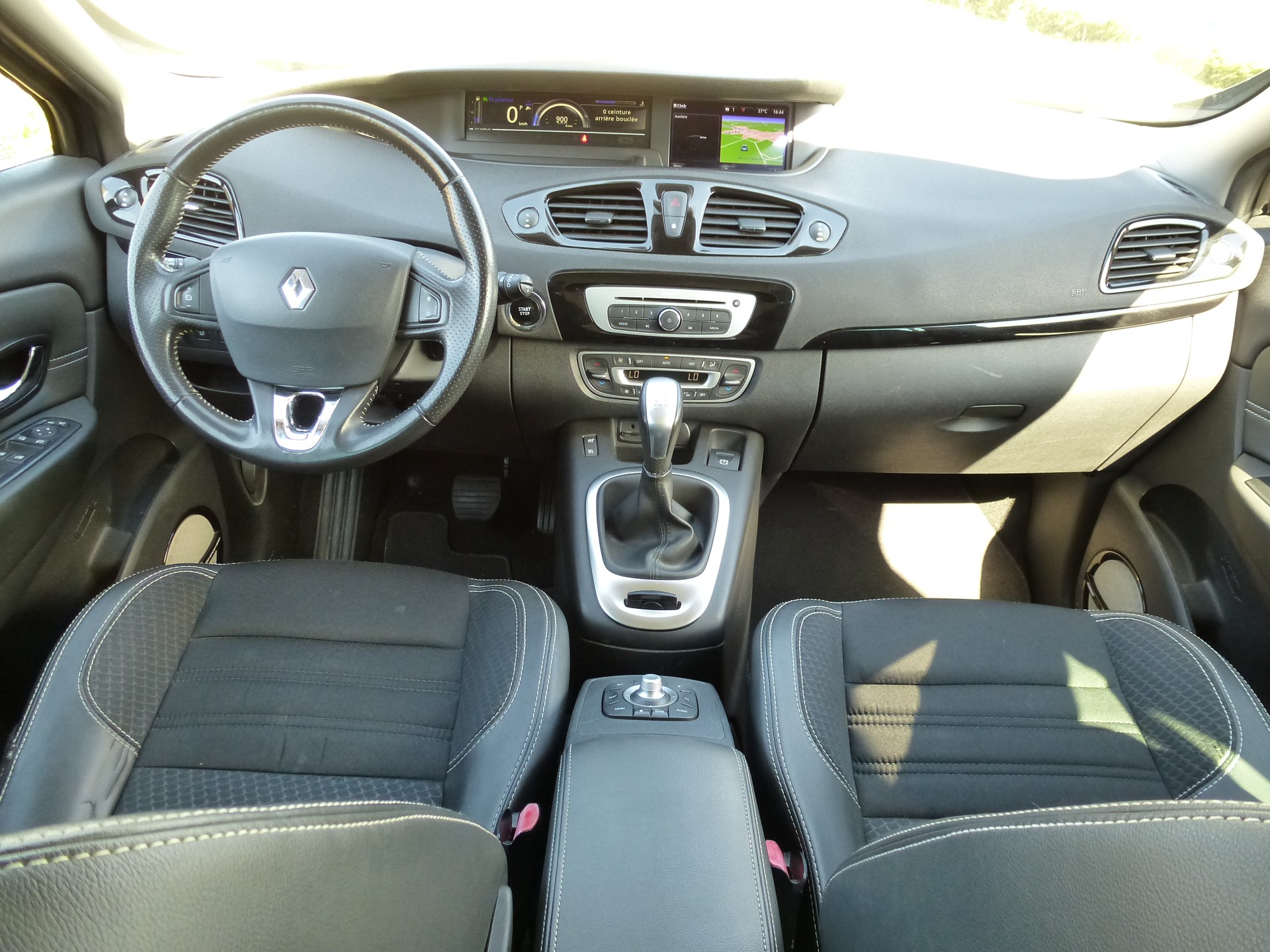 RENAULT Scénic 1.5 dCi Bose EDC-image-8