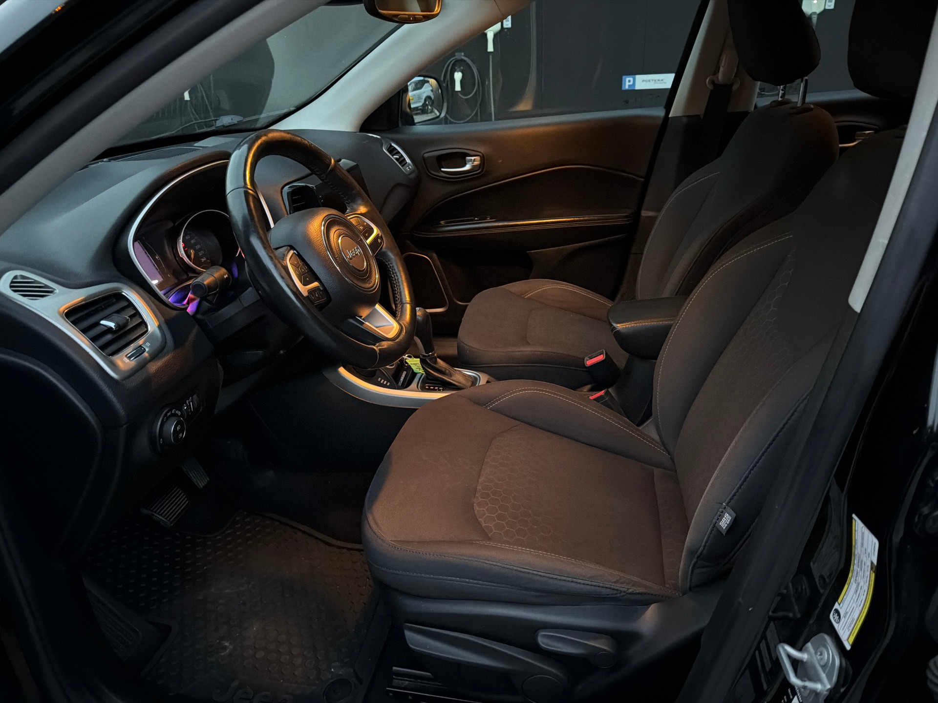 JEEP Compass 2.0CRD Longtitude AWD 9ATX-image-8