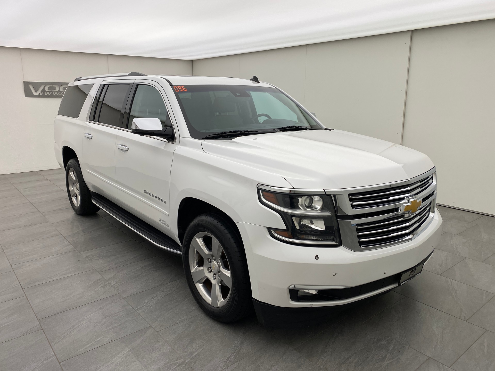 CHEVROLET Suburban 5.3 Premier-showroom-element-2
