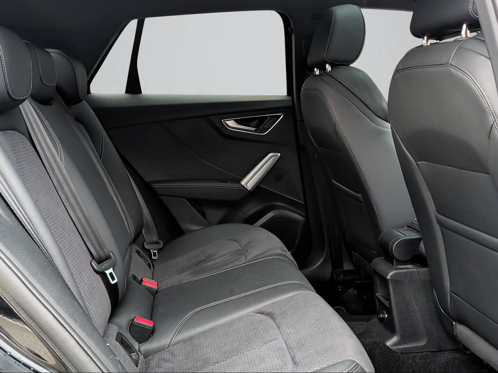 AUDI SQ2 TFSI quattro S-tronic-image-7