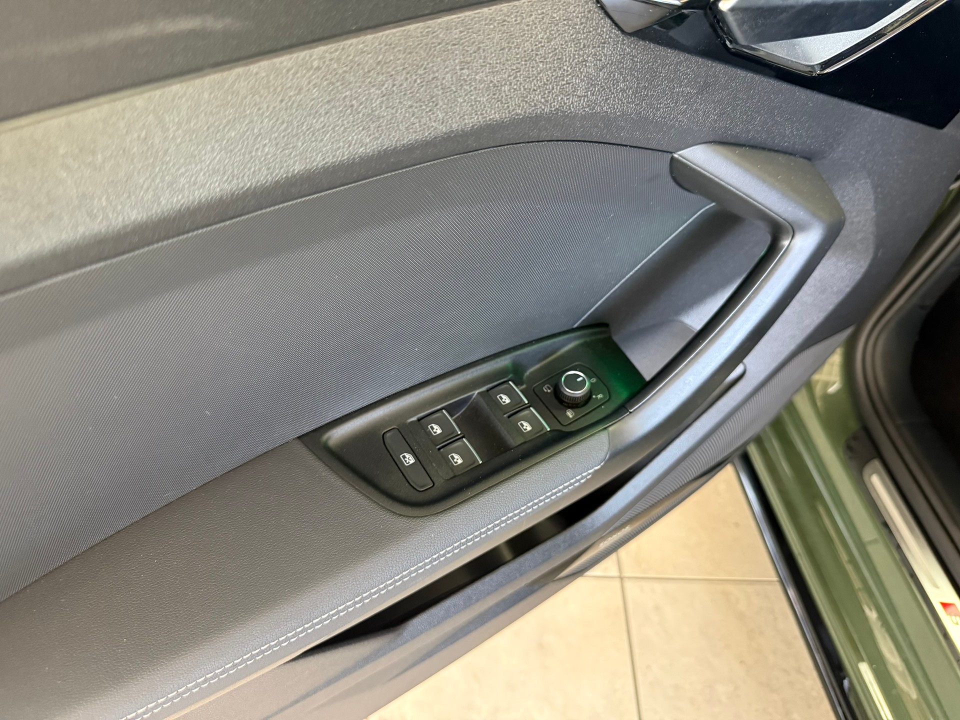 AUDI A1 Sportback 40 TFSI S Line S-tronic, districtgrün met.-image-24