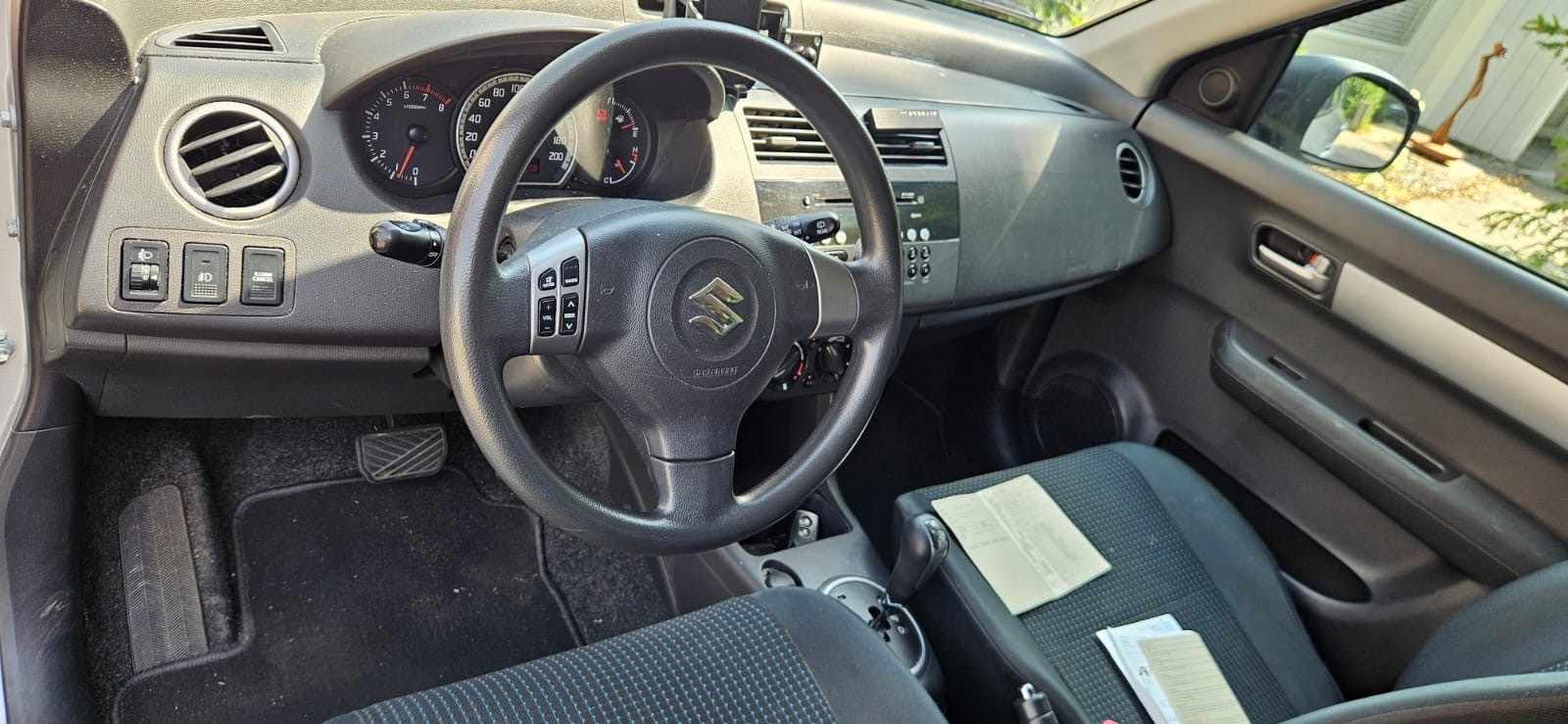 SUZUKI Swift 1.3i 16V GL-image-4