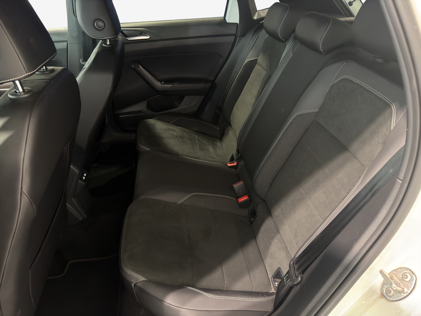 VW Polo 2.0 TSI GTI DSG-image-11