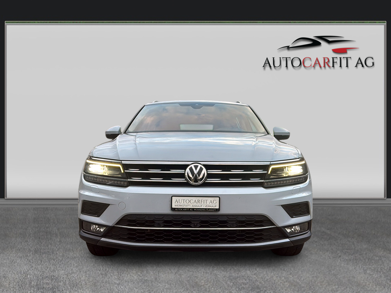 VW Tiguan 2.0TSI Highline 4Motion DSG-showroom-element-1