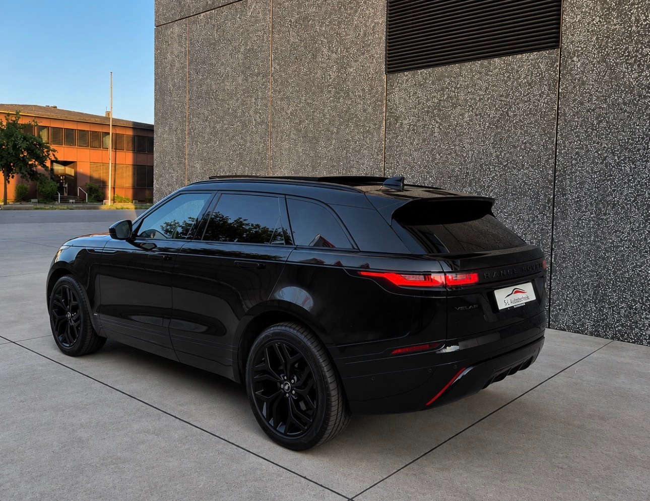 LAND ROVER Range Rover Velar R-Dynamic D 240 SE Automatic-image-14