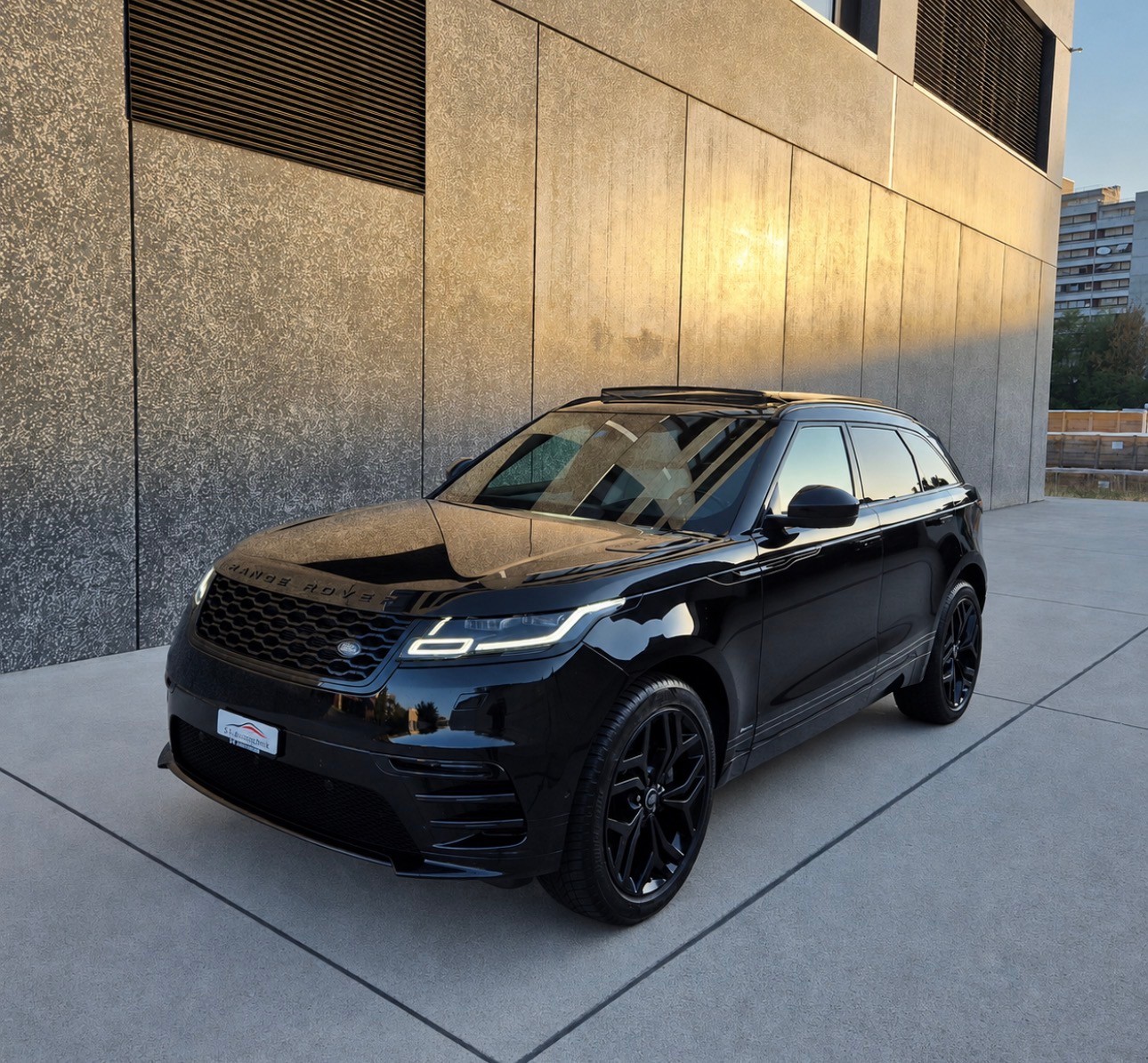 LAND ROVER Range Rover Velar R-Dynamic D 240 SE Automatic