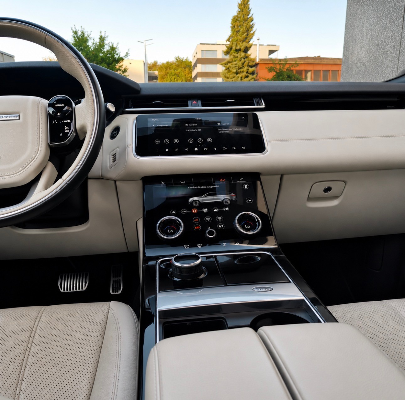 LAND ROVER Range Rover Velar R-Dynamic D 240 SE Automatic-showroom-element-3