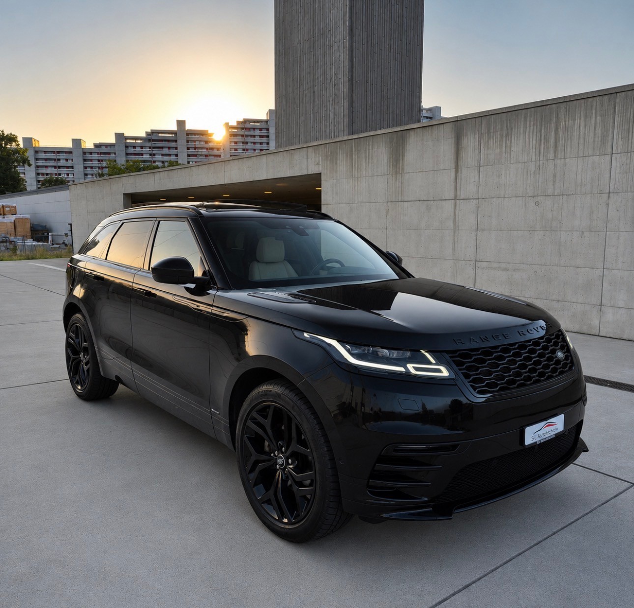 LAND ROVER Range Rover Velar R-Dynamic D 240 SE Automatic-showroom-element-2