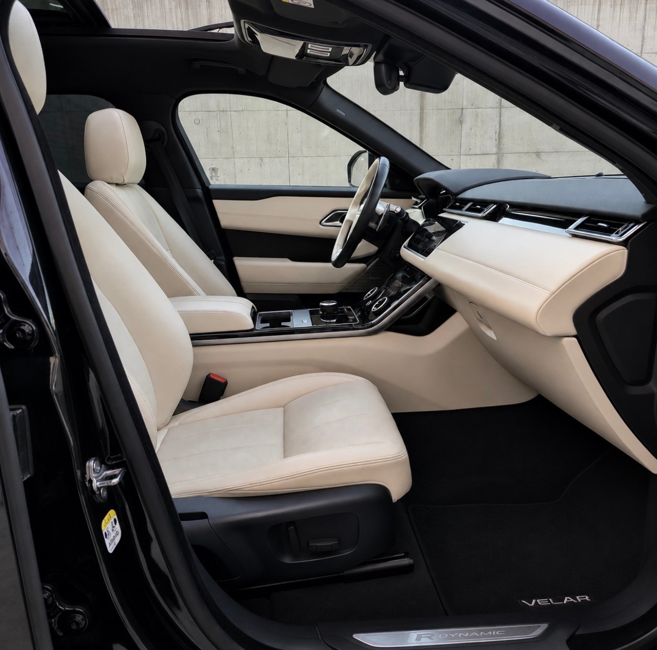 LAND ROVER Range Rover Velar R-Dynamic D 240 SE Automatic-image-12