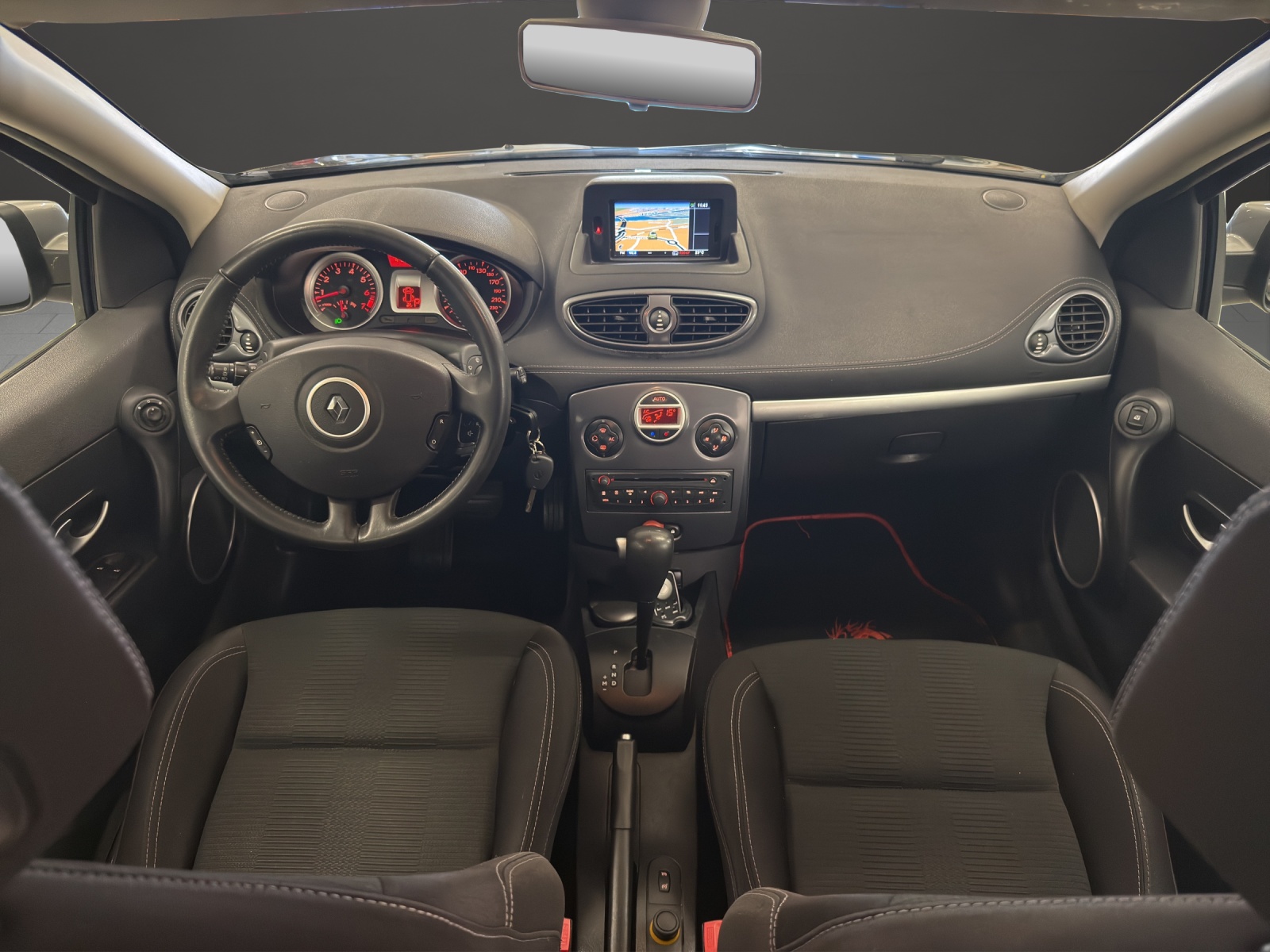 RENAULT Clio 1.6 16V 20th Edition Automatic-image-8