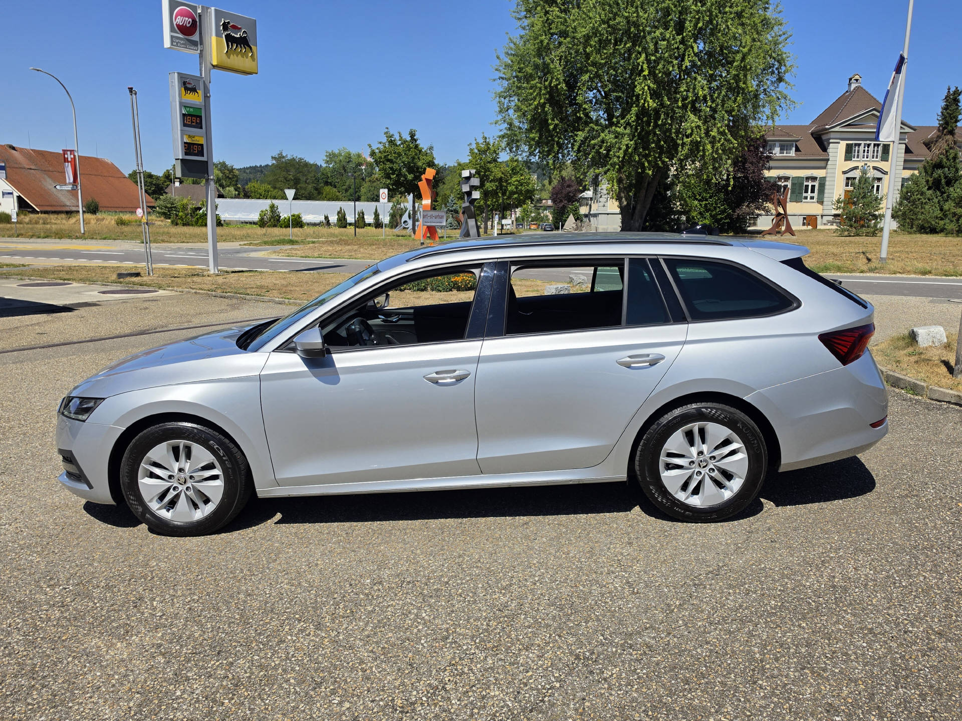 SKODA Octavia Combi 2.0 TDI Ambition 4x4 DSG-showroom-element-1