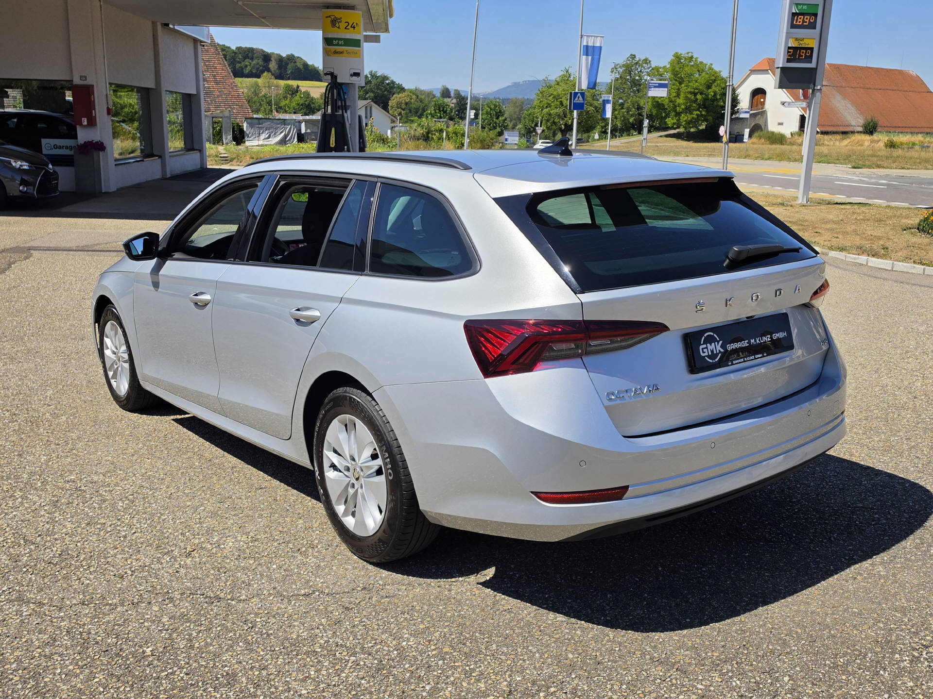SKODA Octavia Combi 2.0 TDI Ambition 4x4 DSG-showroom-element-2