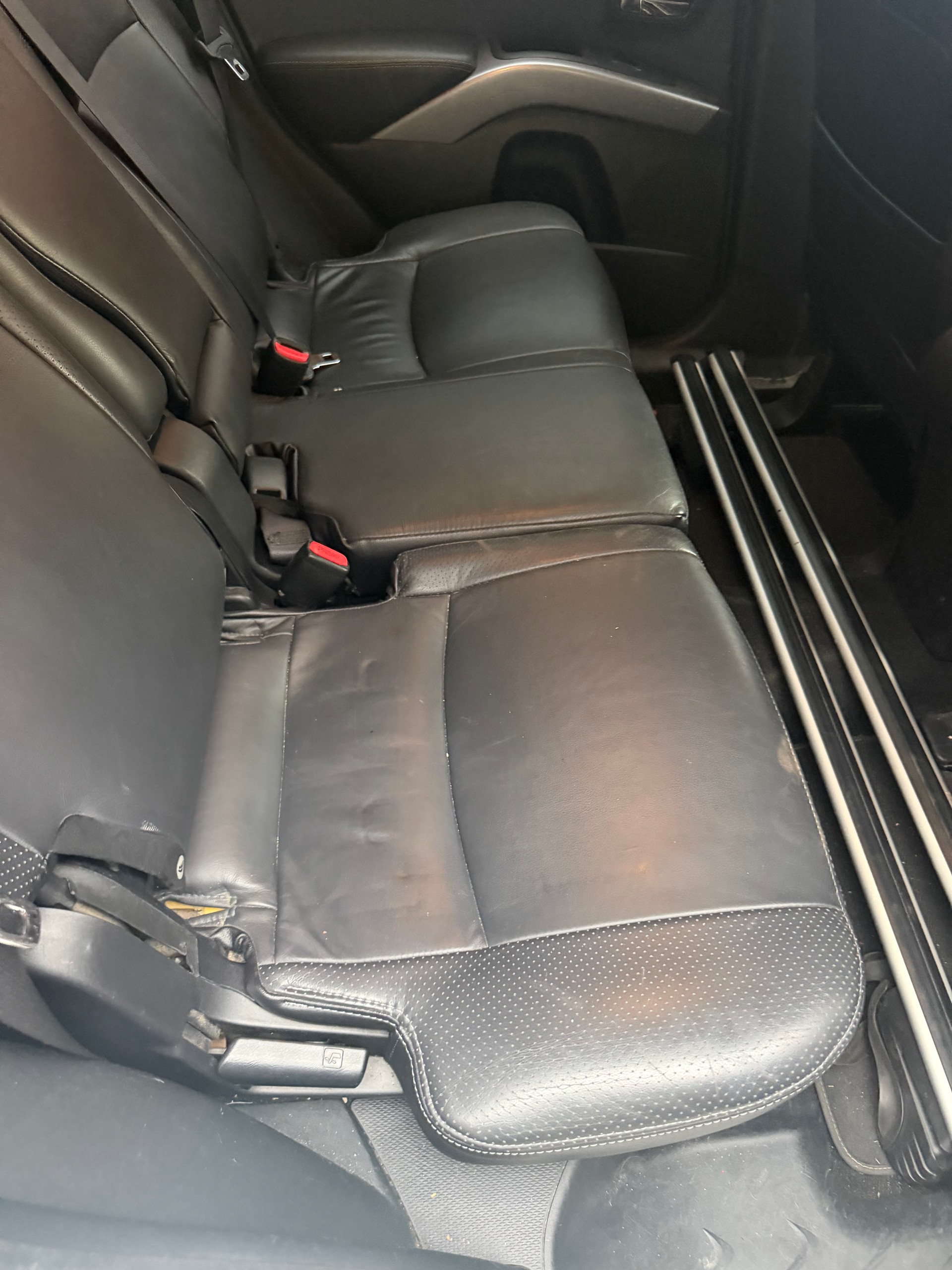 PEUGEOT 4007 2.2 HDi Lion Edition DCS6-image-9