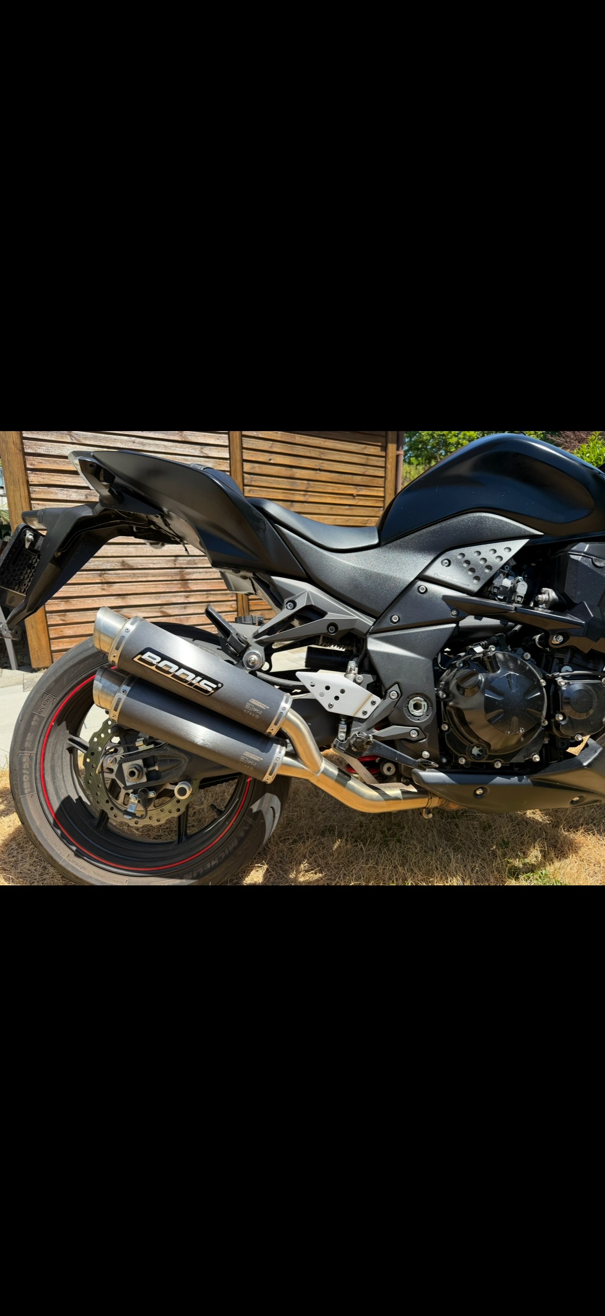 KAWASAKI Z 750 R Black Edition-image-1