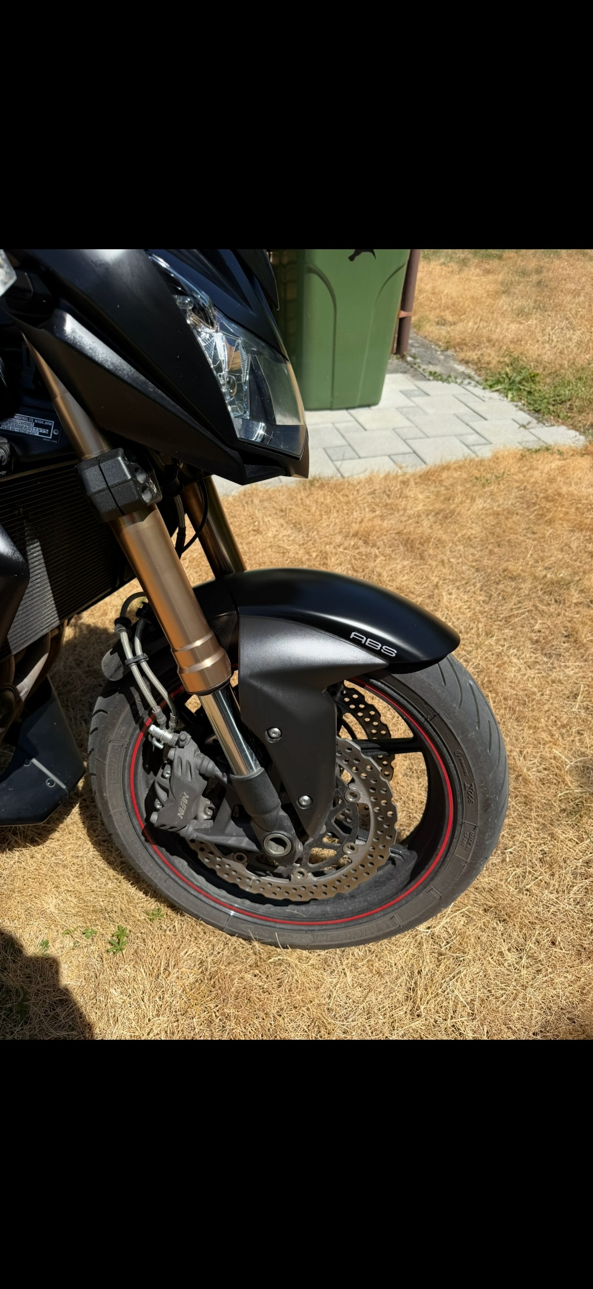 KAWASAKI Z 750 R Black Edition-image-8