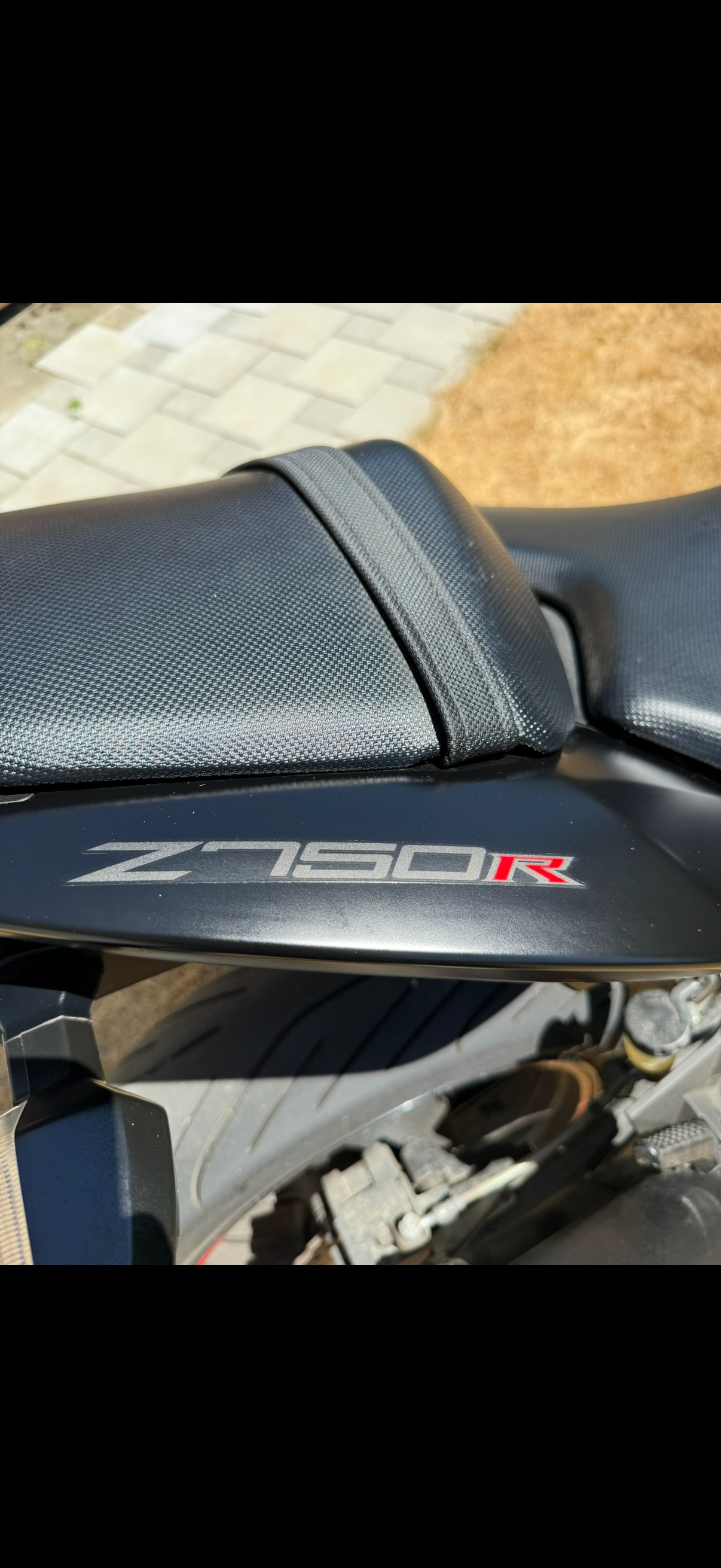 KAWASAKI Z 750 R Black Edition-image-5
