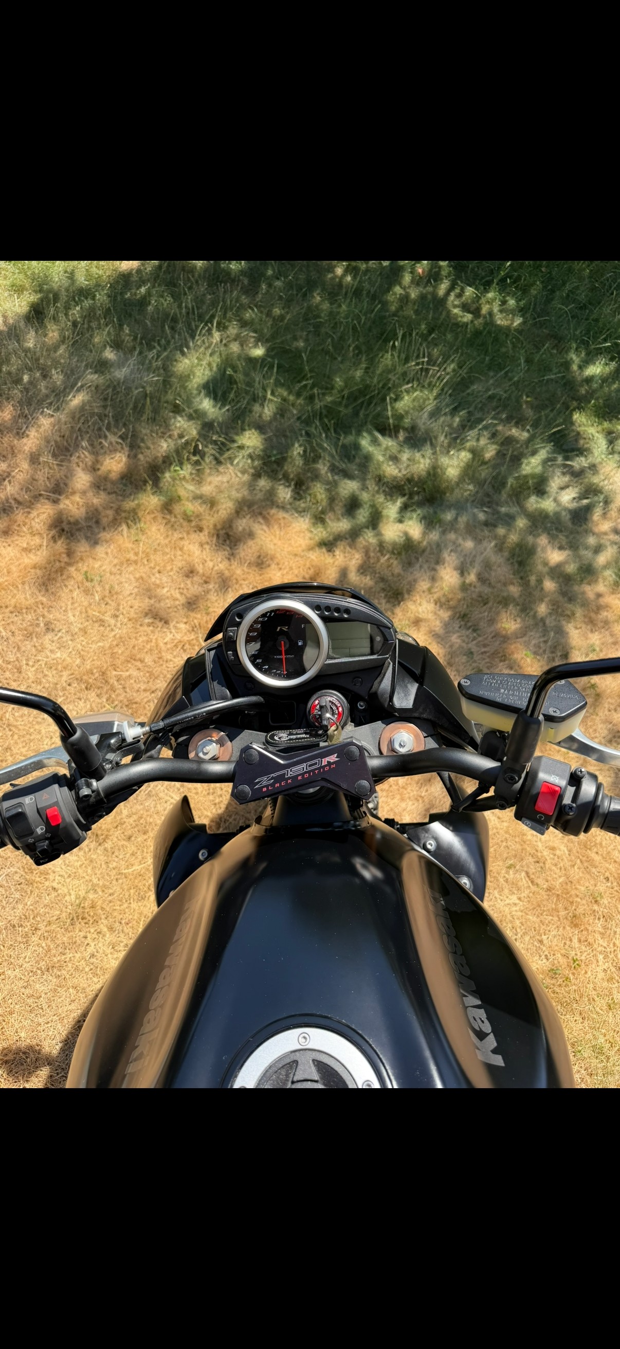 KAWASAKI Z 750 R Black Edition-image-6