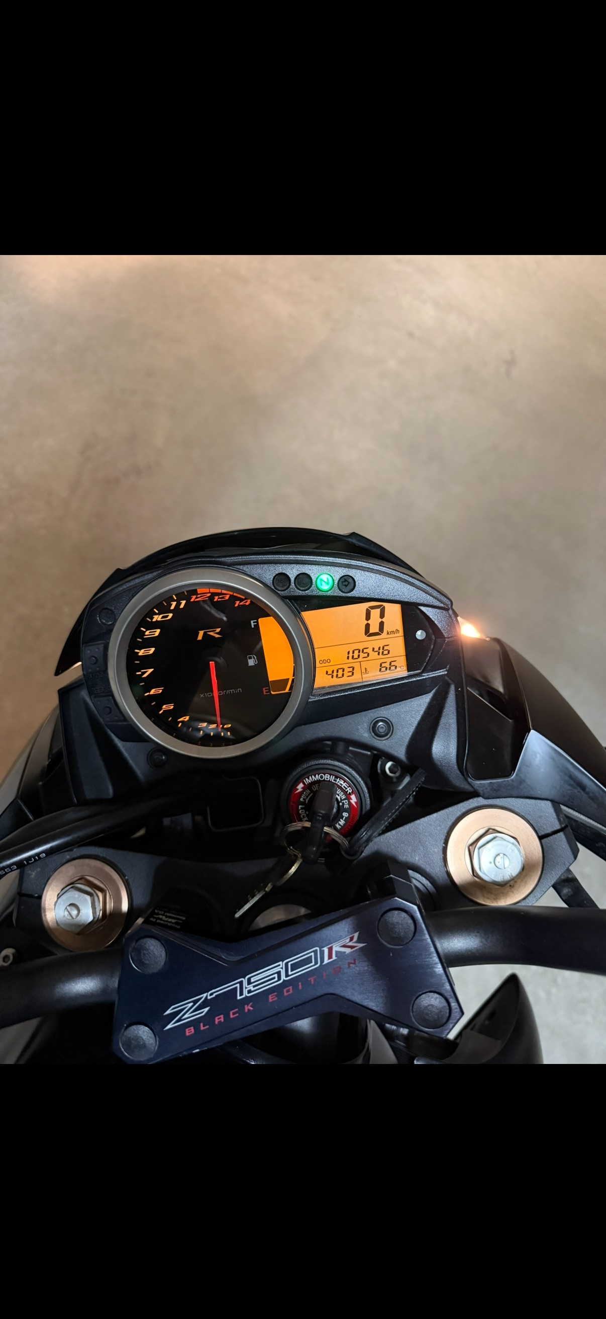 KAWASAKI Z 750 R Black Edition-image-9