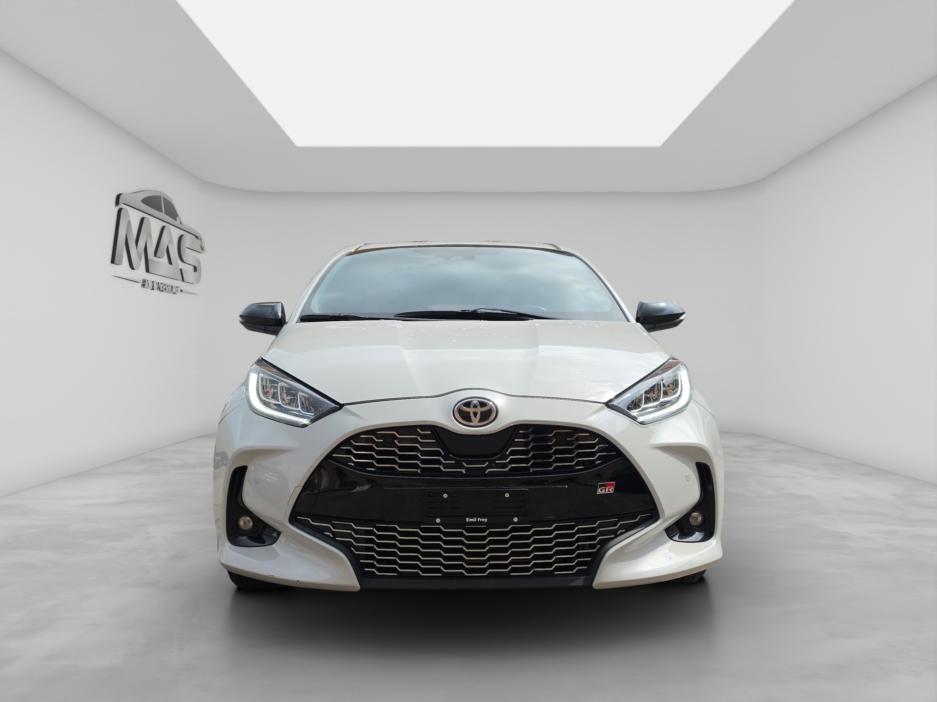 TOYOTA Yaris 1.5 GR Sport e-CVT-showroom-element-1