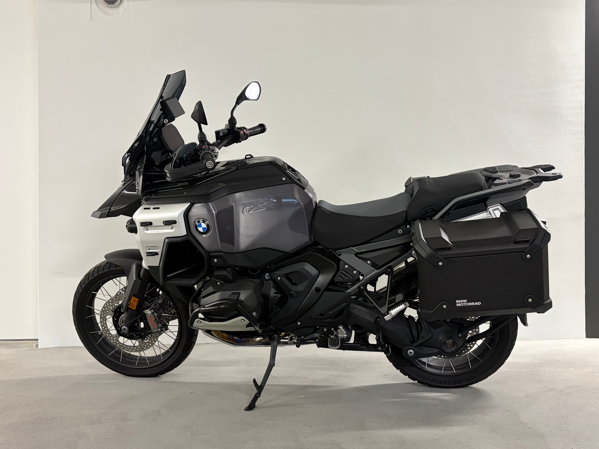 BMW R 1300 GS Adventure-image-4