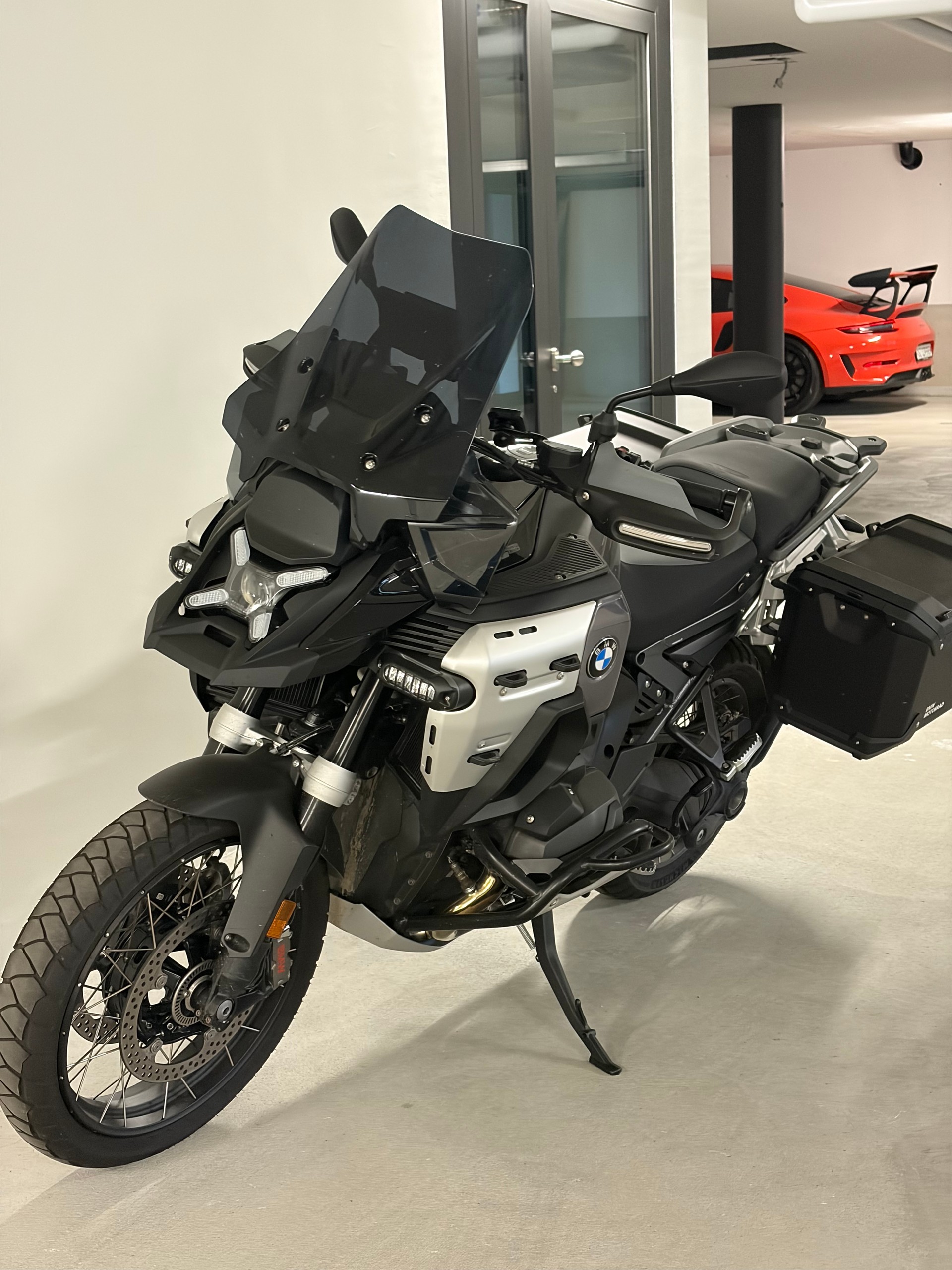 BMW R 1300 GS Adventure-image-2