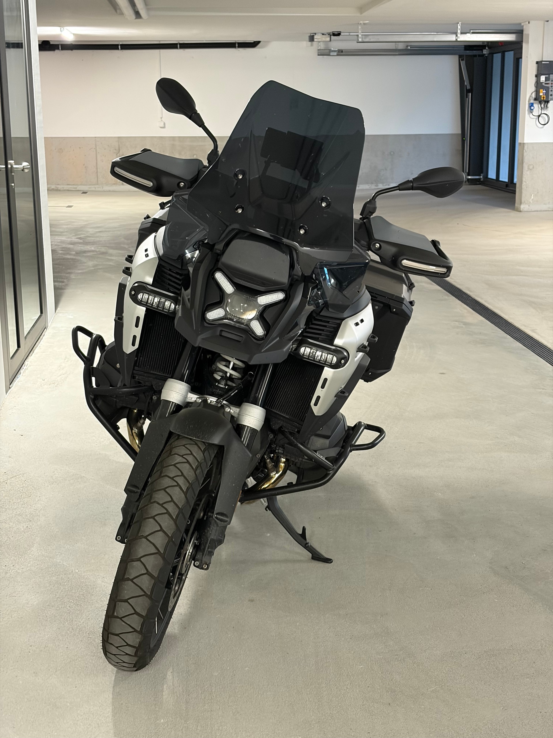 BMW R 1300 GS Adventure-image-0