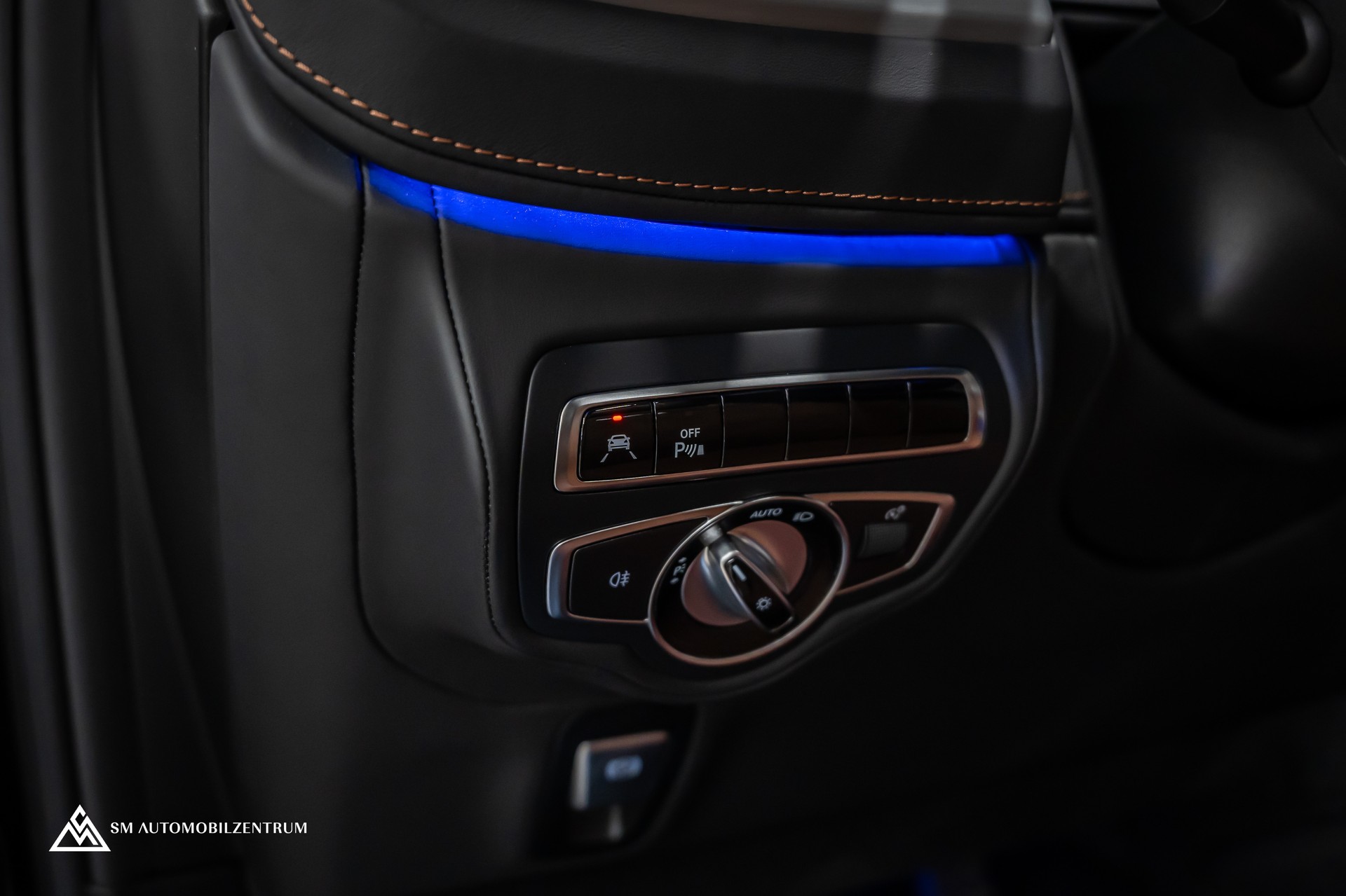 MERCEDES-BENZ G 63 AMG Manufaktur / Vollausstattung / Panorama / 360° / Sitzbelüftung / Massage-image-26