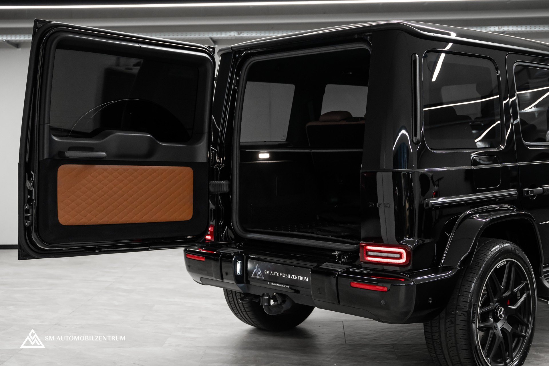 MERCEDES-BENZ G 63 AMG Manufaktur / Vollausstattung / Panorama / 360° / Sitzbelüftung / Massage-image-13