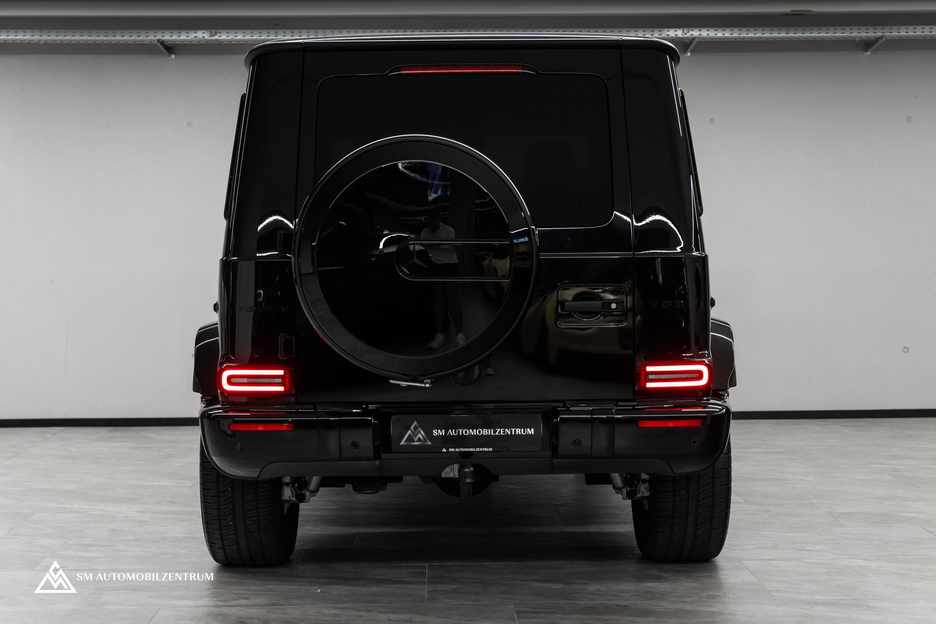 MERCEDES-BENZ G 63 AMG Manufaktur / Vollausstattung / Panorama / 360° / Sitzbelüftung / Massage-image-11