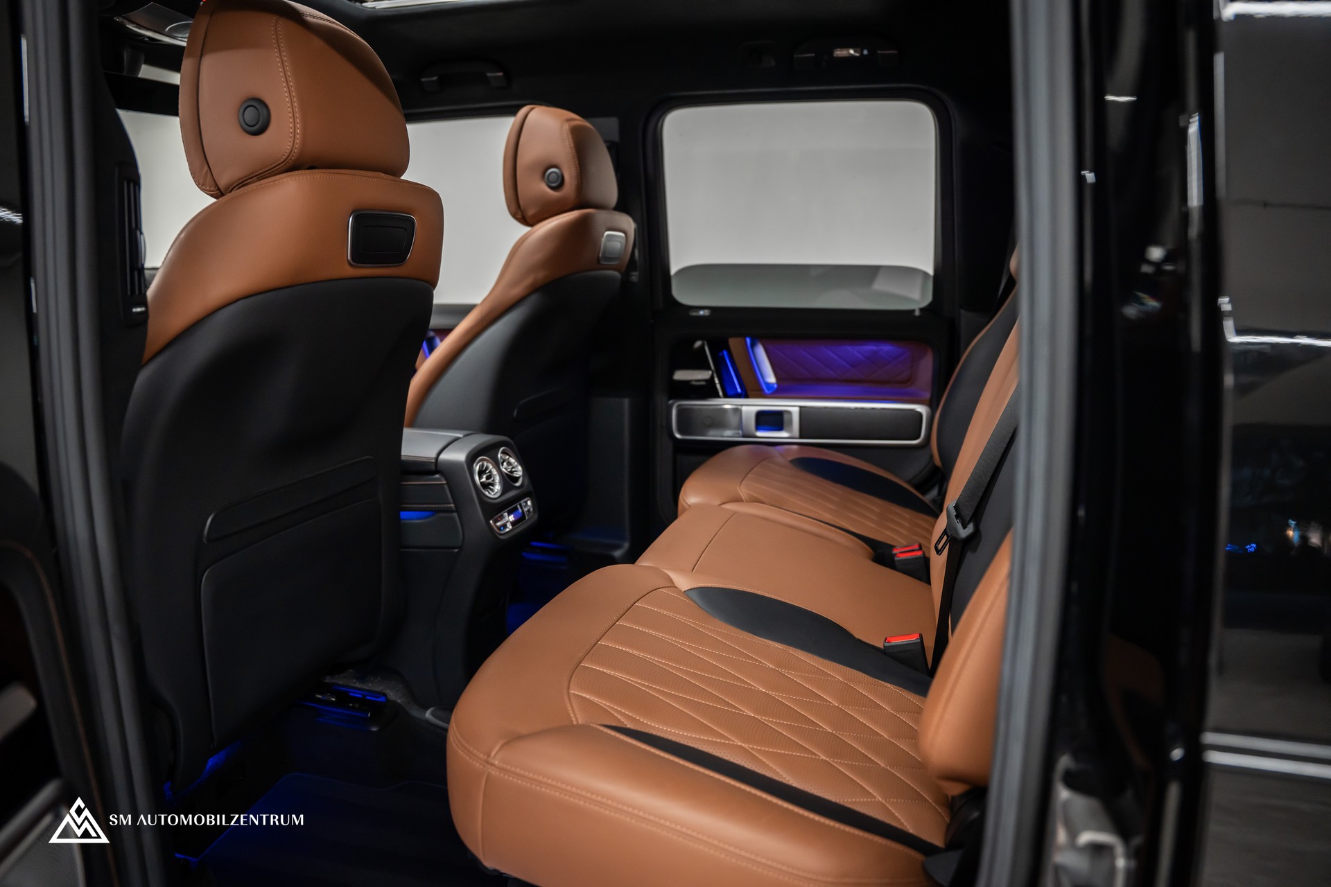 MERCEDES-BENZ G 63 AMG Manufaktur / Vollausstattung / Panorama / 360° / Sitzbelüftung / Massage-image-19