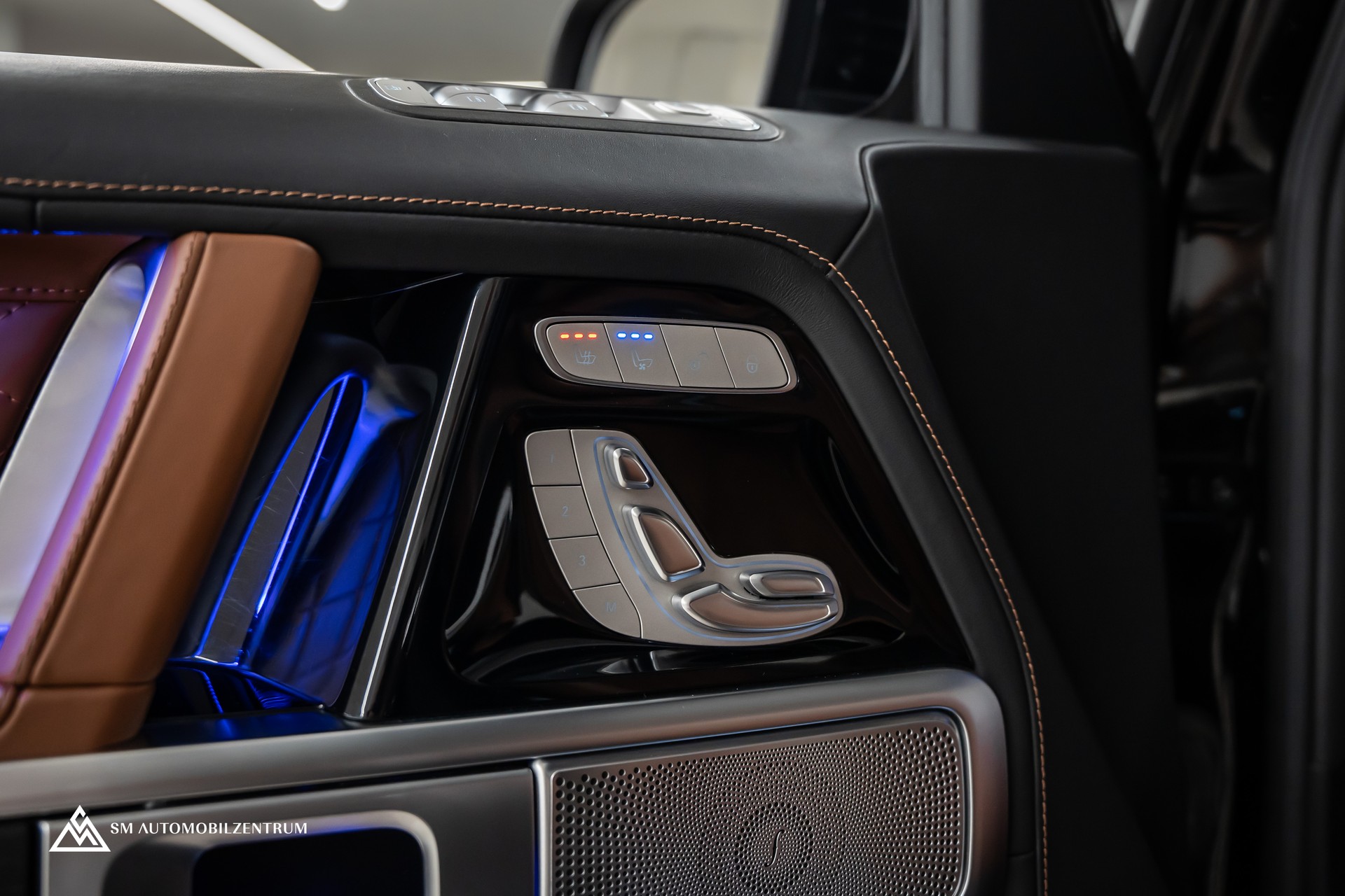 MERCEDES-BENZ G 63 AMG Manufaktur / Vollausstattung / Panorama / 360° / Sitzbelüftung / Massage-image-24