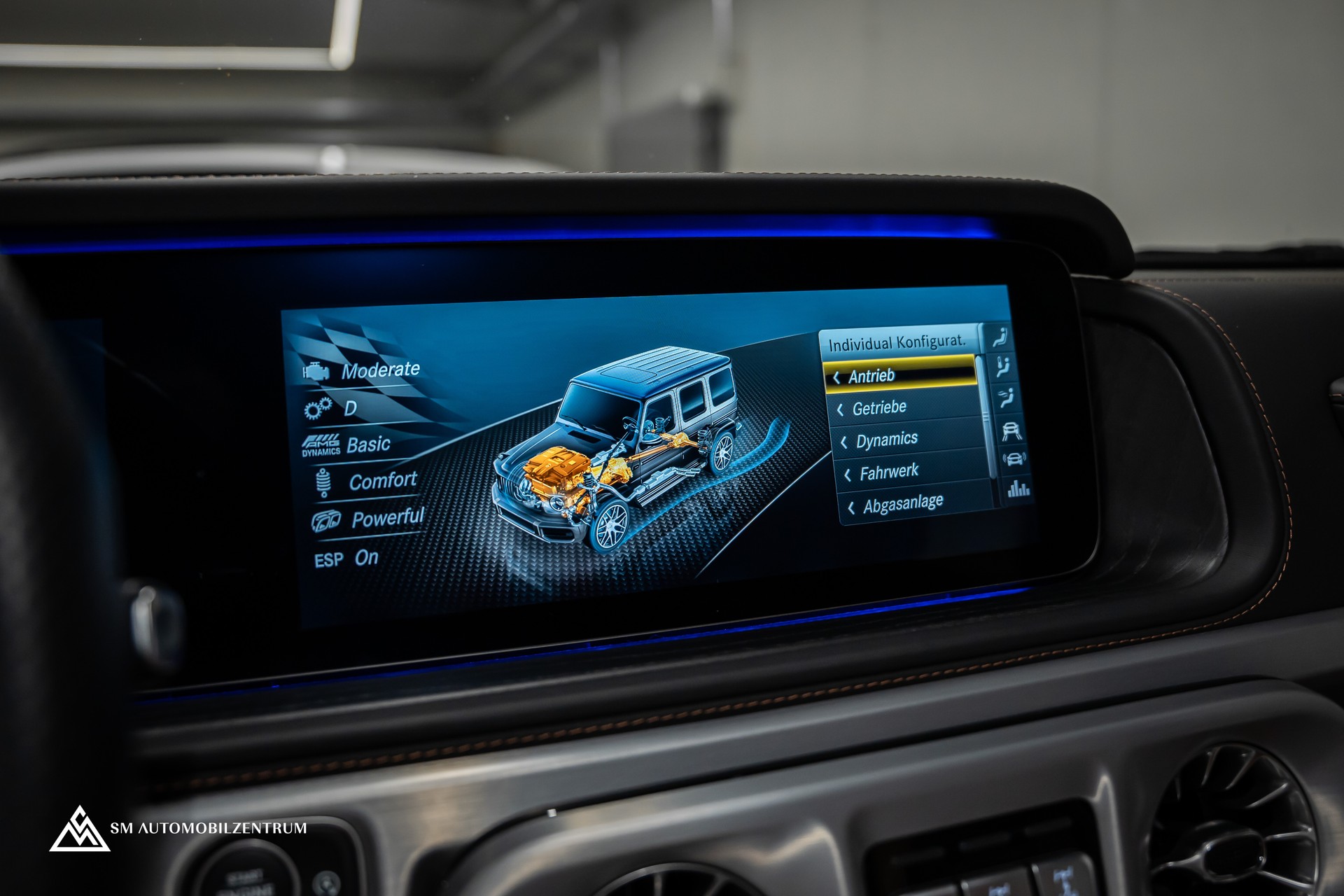 MERCEDES-BENZ G 63 AMG Manufaktur / Vollausstattung / Panorama / 360° / Sitzbelüftung / Massage-image-39