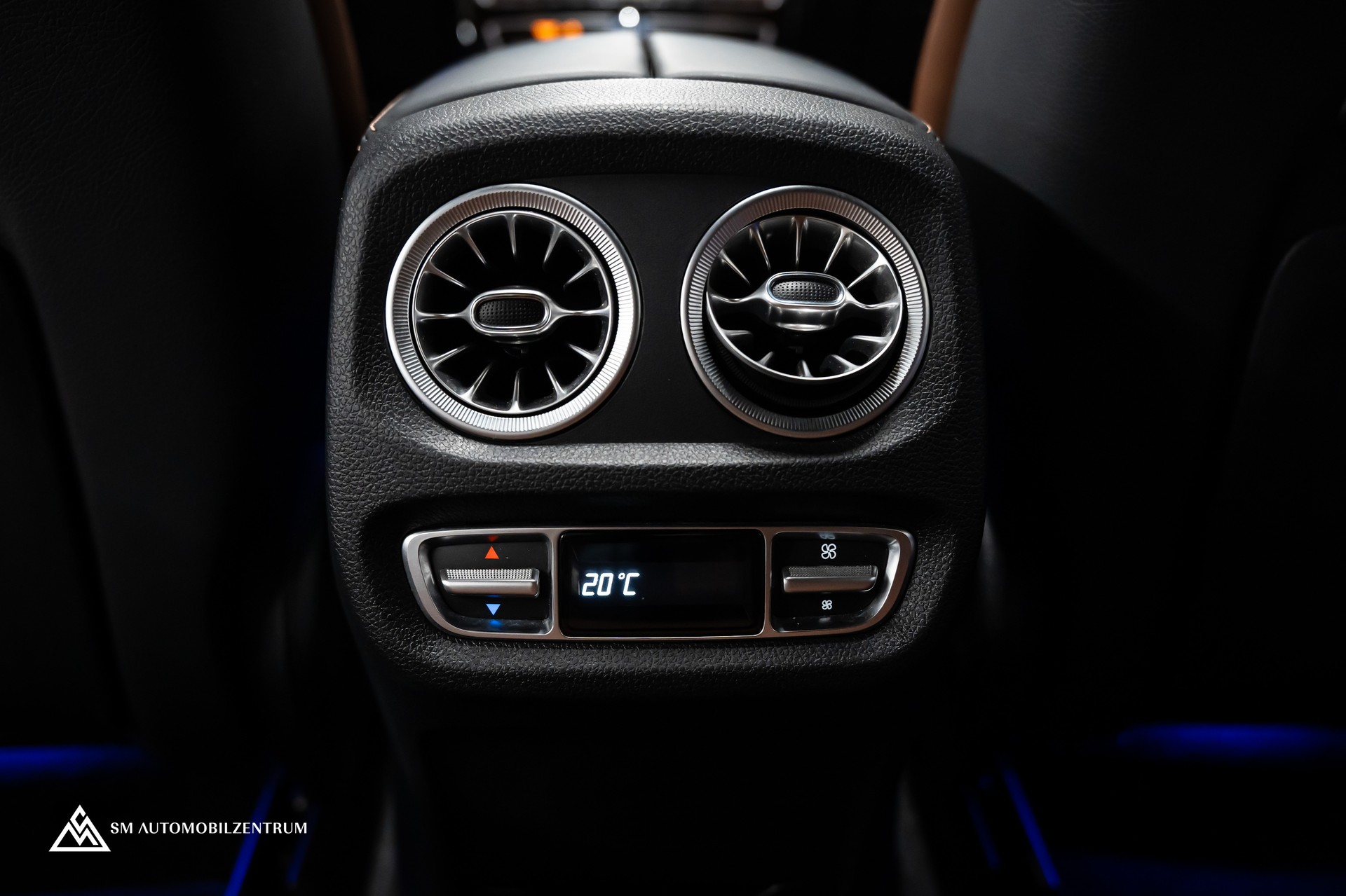 MERCEDES-BENZ G 63 AMG Manufaktur / Vollausstattung / Panorama / 360° / Sitzbelüftung / Massage-image-21