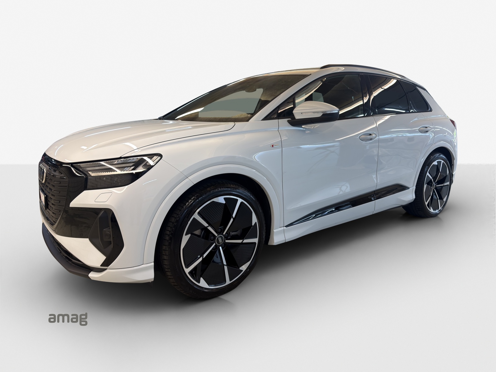 AUDI Q4 e-tron 50 quattro
