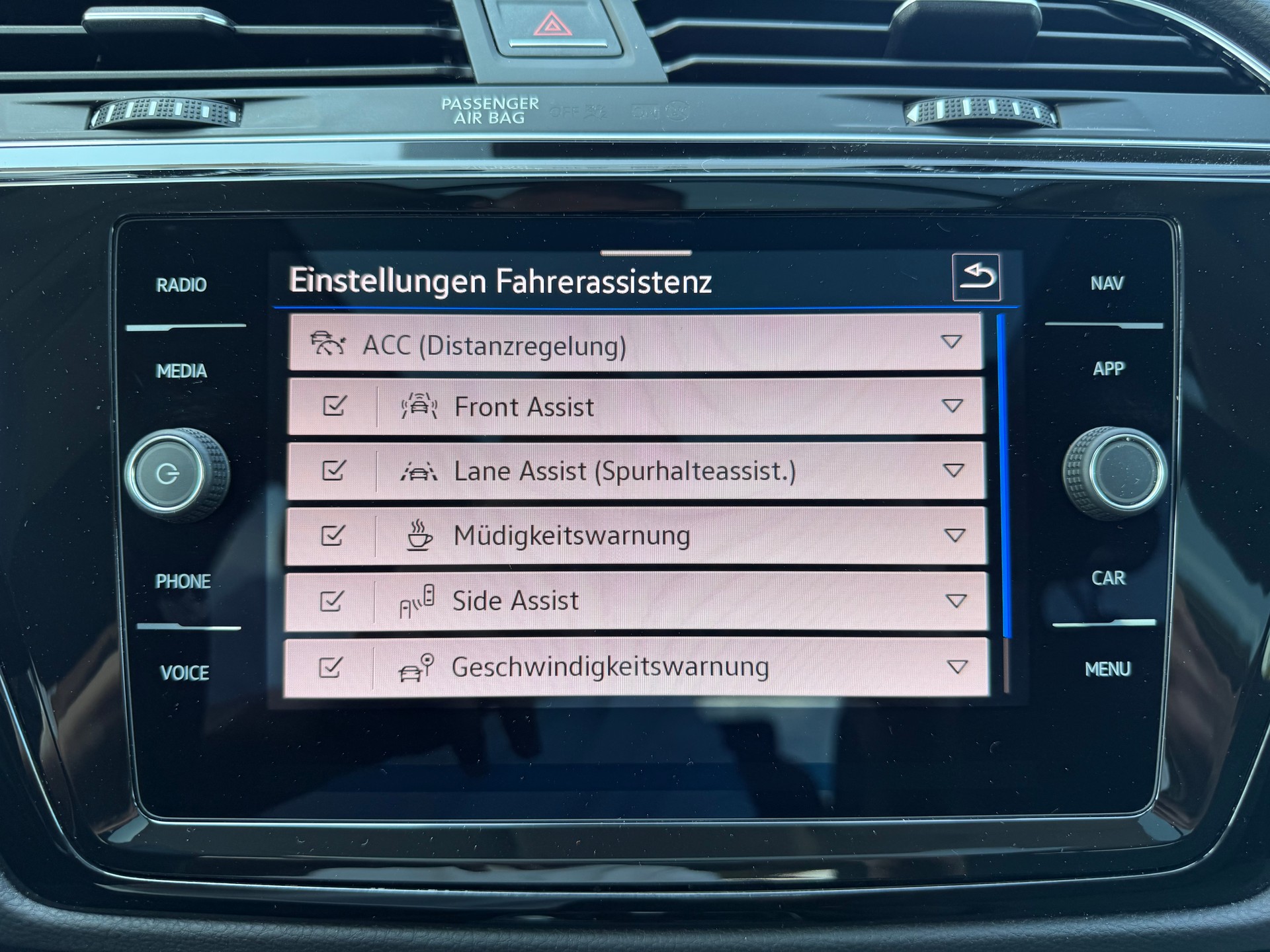VW Touran 1.5 TSI Highline DSG R-LINE BLACK UND STYL / 48 MONATE WERK GARANTIE-image-22
