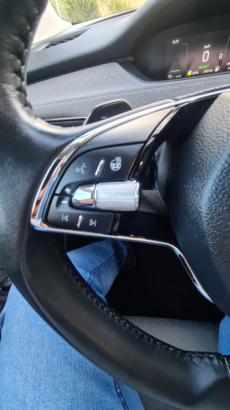 SKODA Enyaq iV 80 ** Teil-Leder ** Gr-Navi ** RF-Kamera ** Virtual Cockpit ** Neues Modell 2023 **-image-9