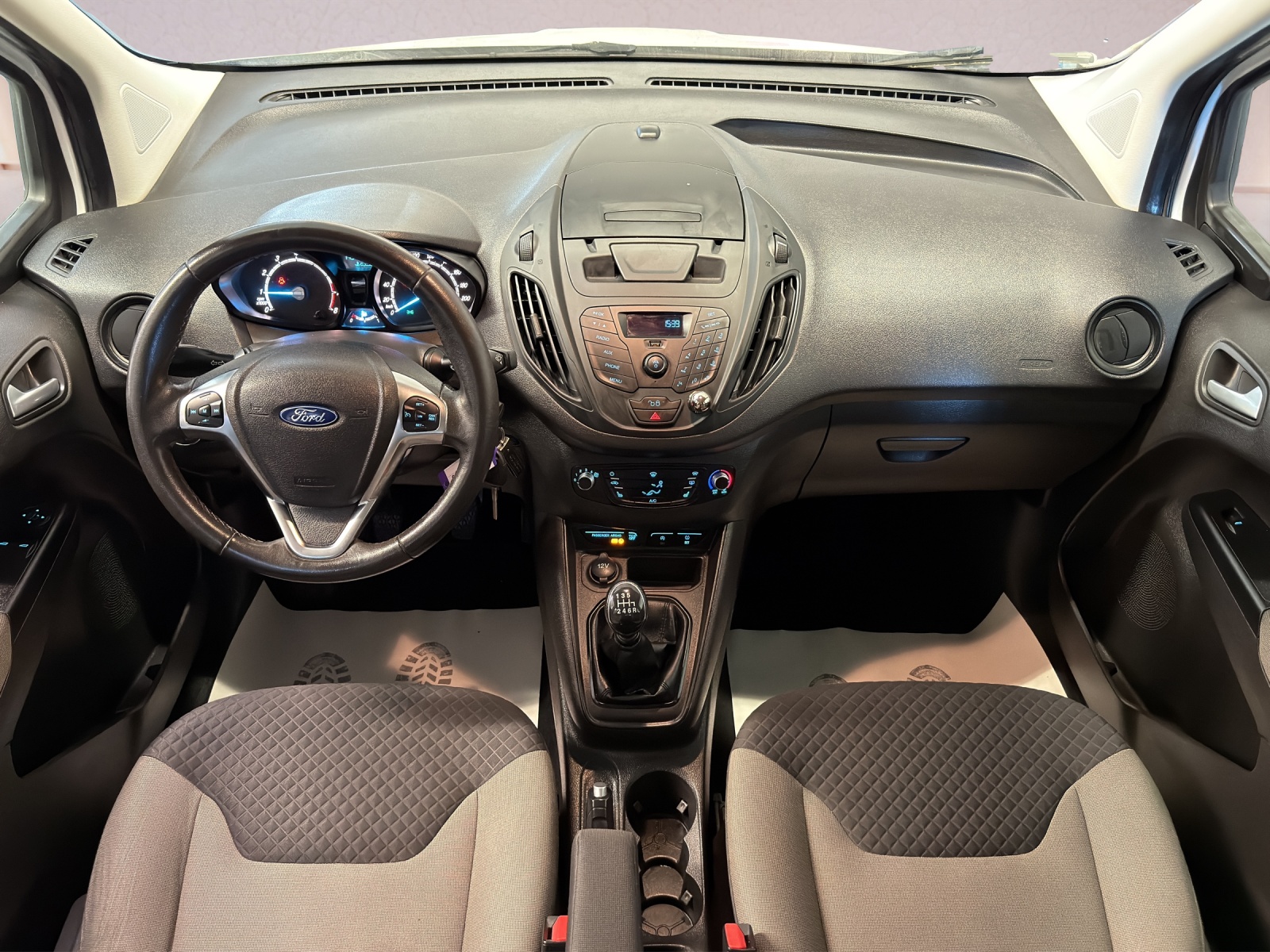 FORD Tourneo Courier 1.0 SCTi Trend-showroom-element-3