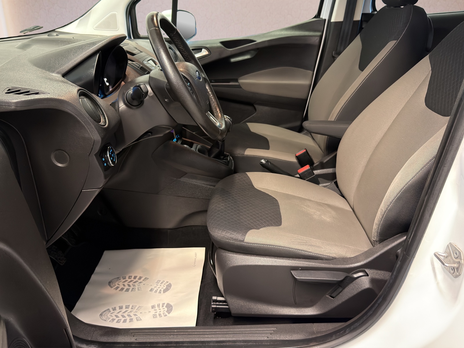 FORD Tourneo Courier 1.0 SCTi Trend-image-11
