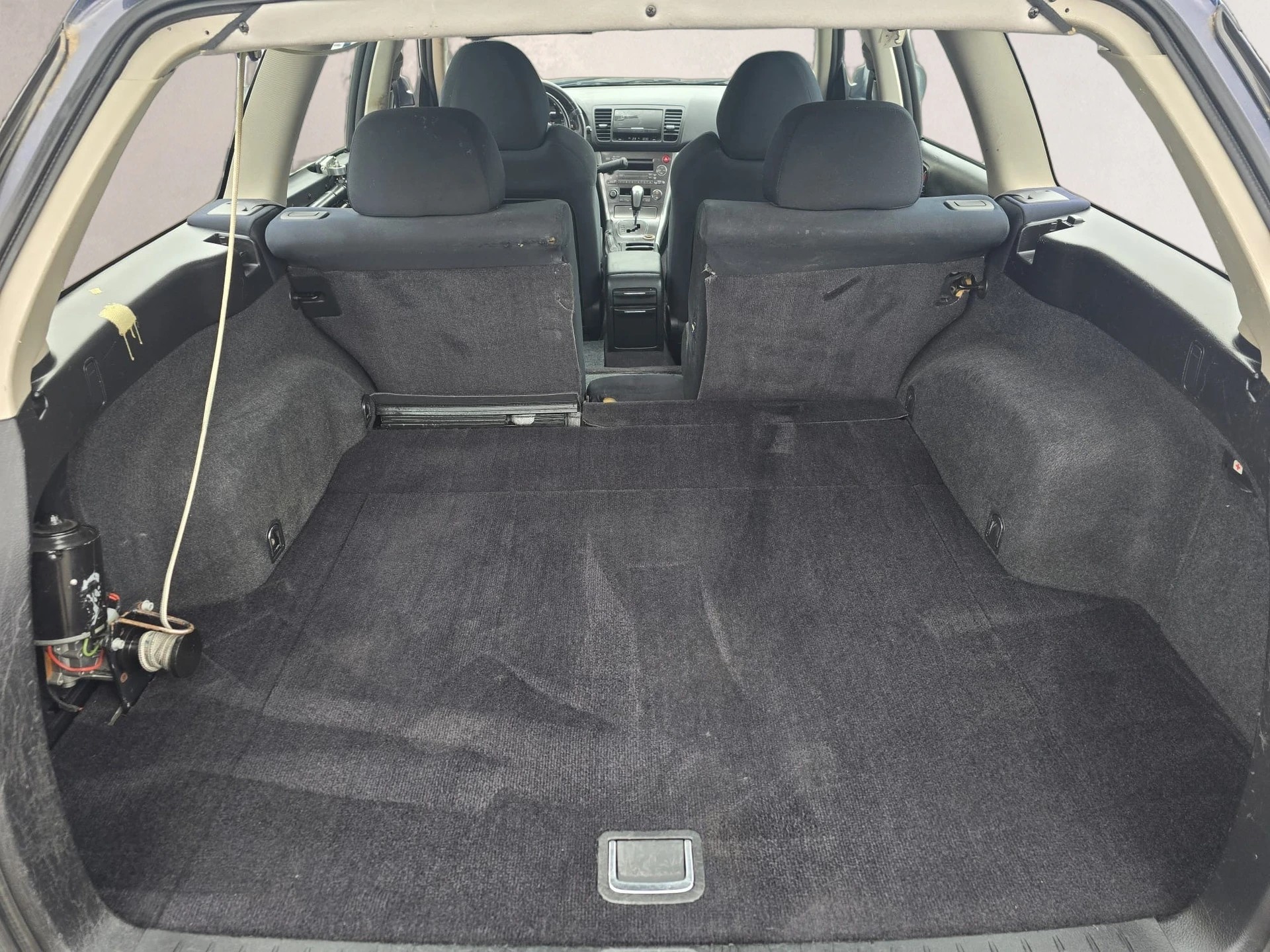 SUBARU Legacy 2.0R AWD Swiss-image-22