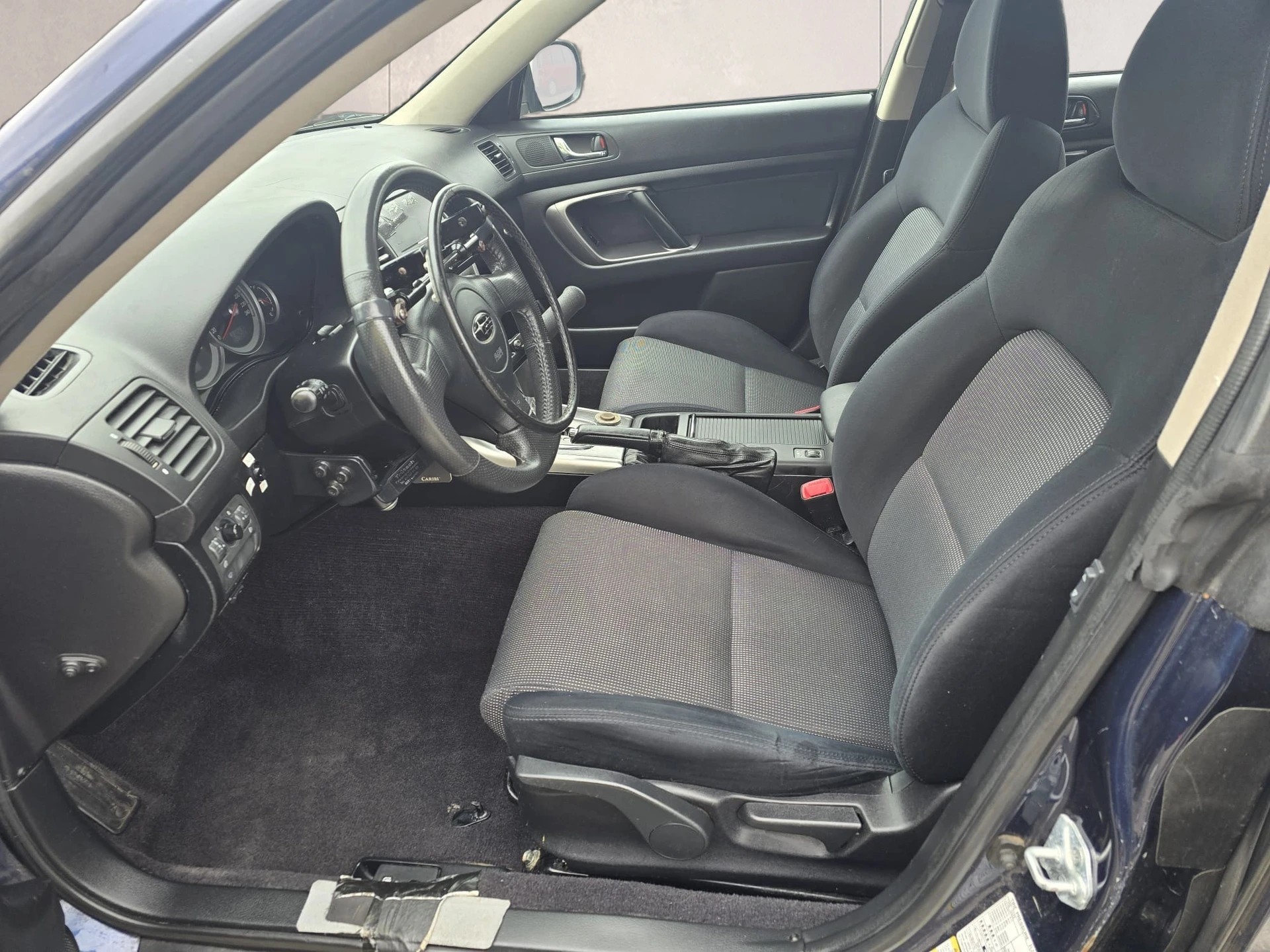 SUBARU Legacy 2.0R AWD Swiss-image-19