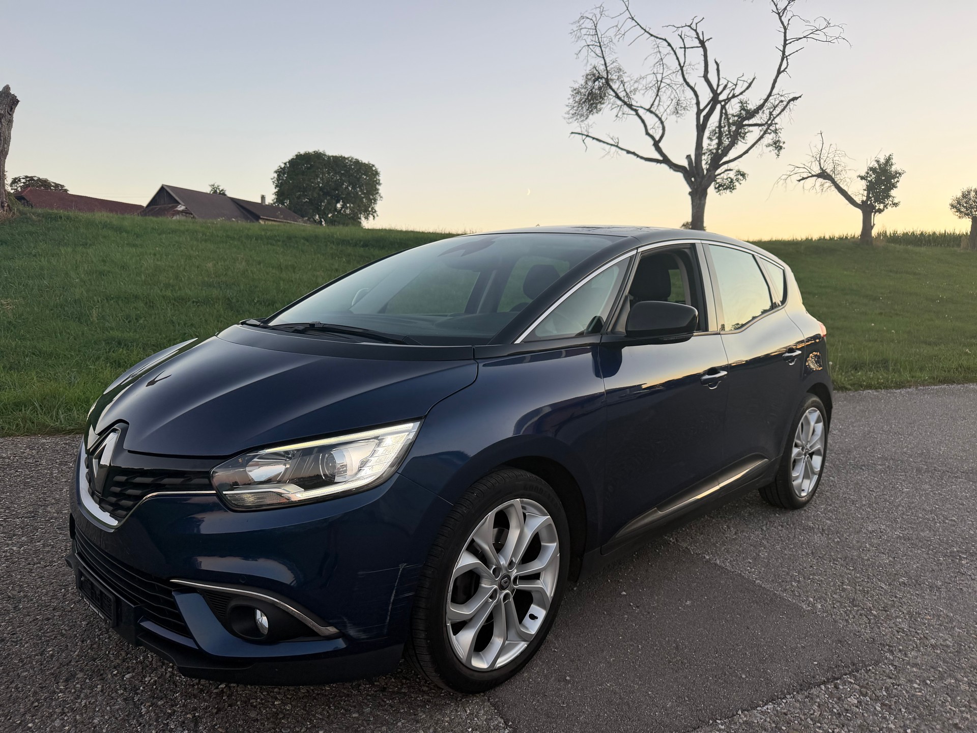 RENAULT Scénic 1.2 16V Turbo Initiale Paris